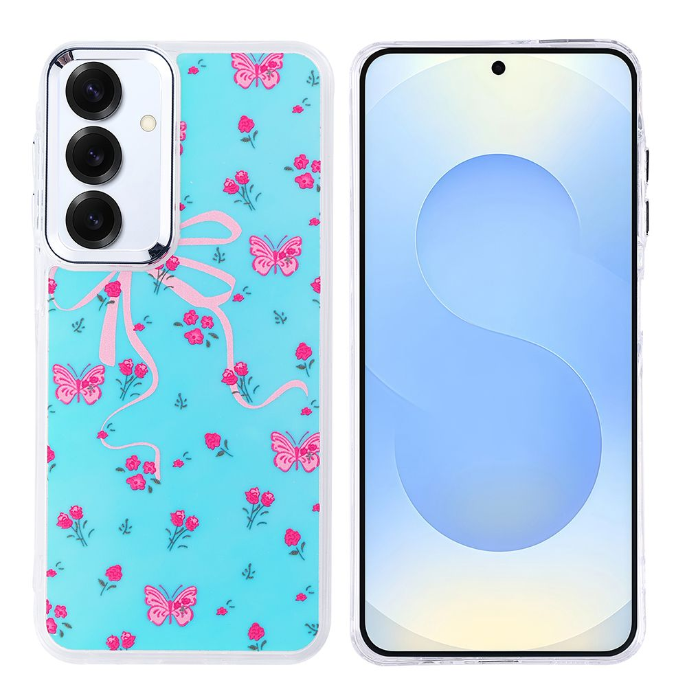 İki telefon. Birinde pembe kelebekler ve çiçeklerle süslenmiş mavi bir kılıf var. Diğerinin ekranı boş.
