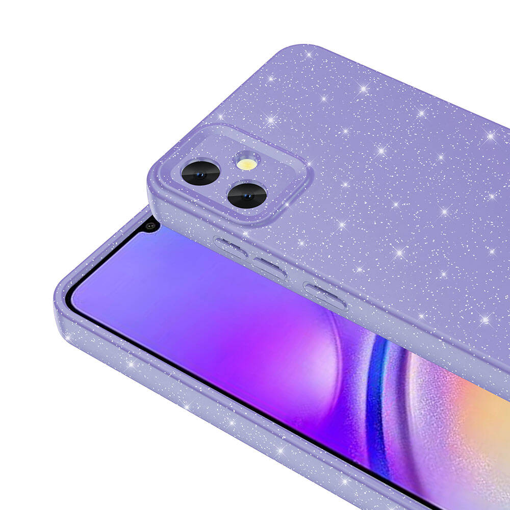 Simli, leylak rengi bir telefon kılıfı açılı olarak duruyor. Telefon ekranı mor bir geçiş gösteriyor. Kılıfın kamera boşlukları var.