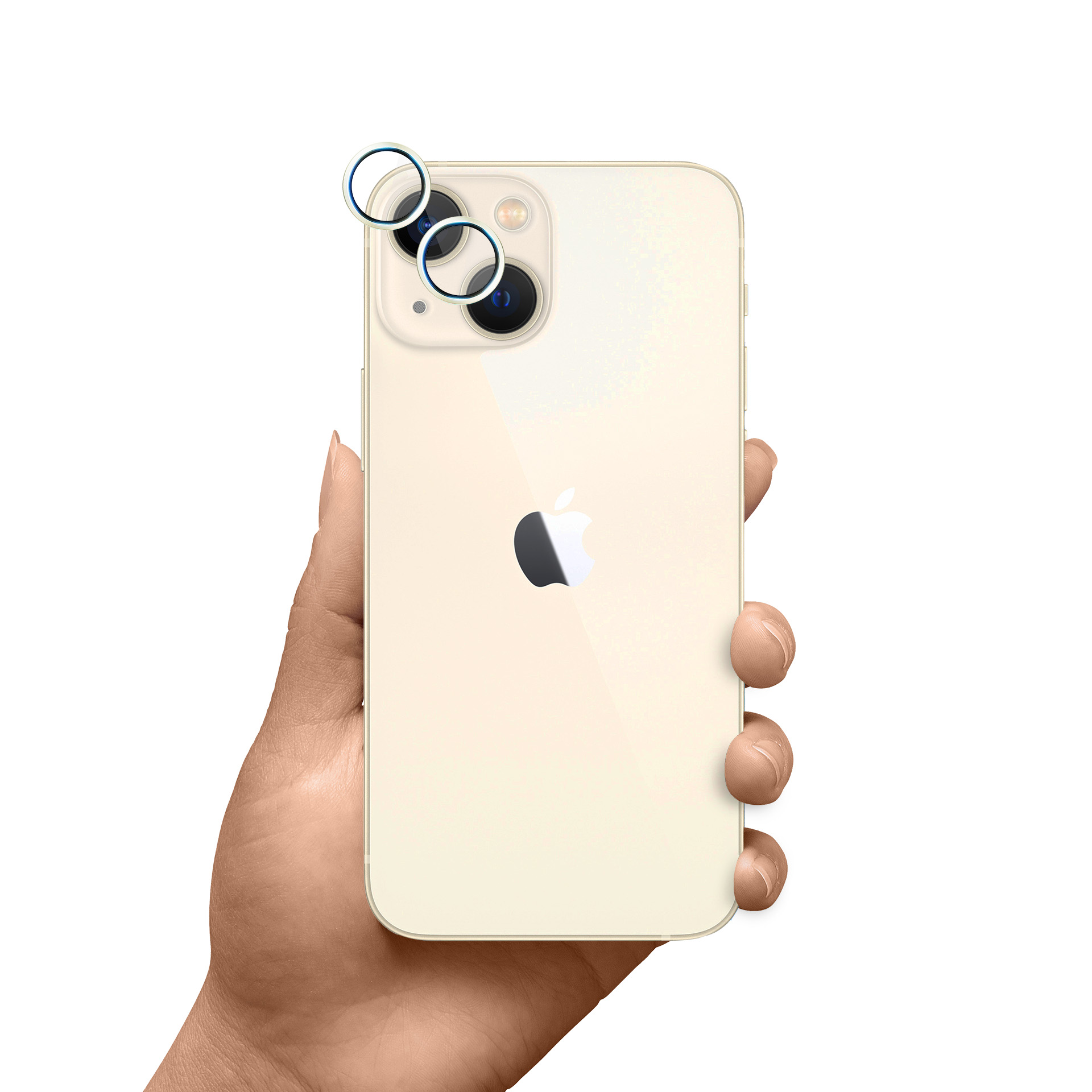 Una mano che tiene un iPhone oro. Il retro del telefono mostra il logo Apple e tre lenti della fotocamera.