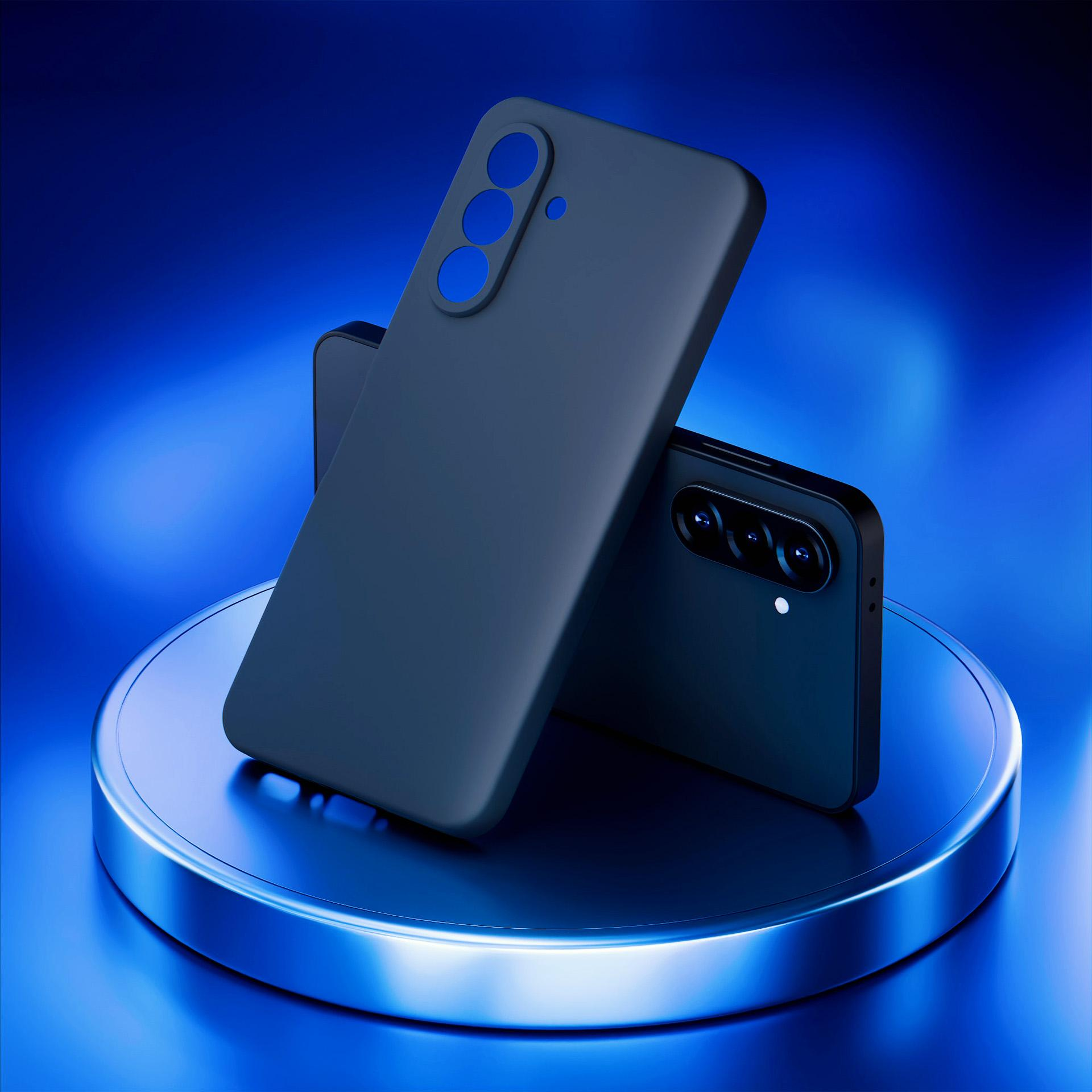 Dwa ciemnoniebieskie etui na telefon na błyszczącej srebrnej platformie na niebieskim tle gradientowym.