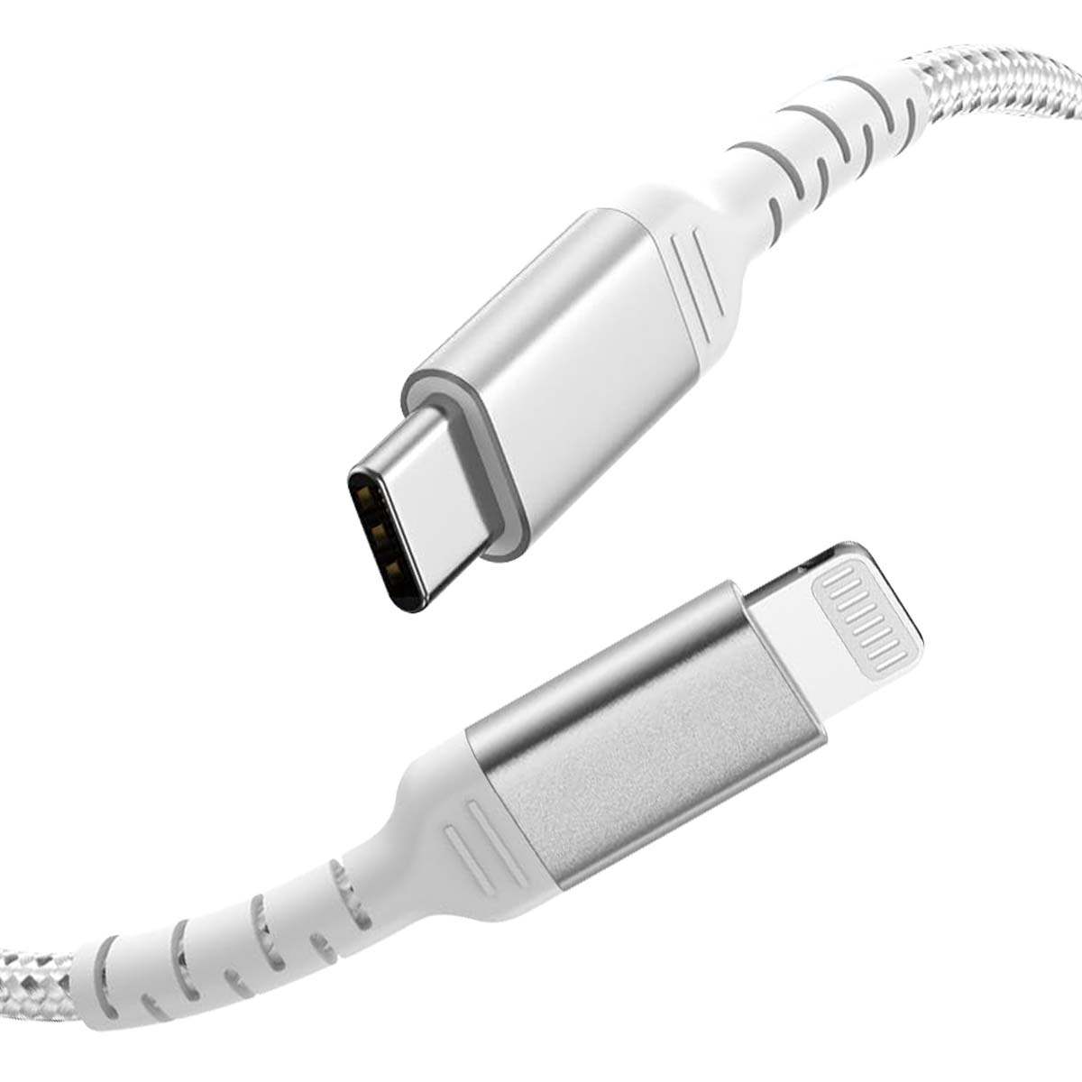 Un cavo da USB-C a Lightning bianco e argento. I connettori sono argentati, il cavo è bianco e intrecciato, su sfondo bianco.