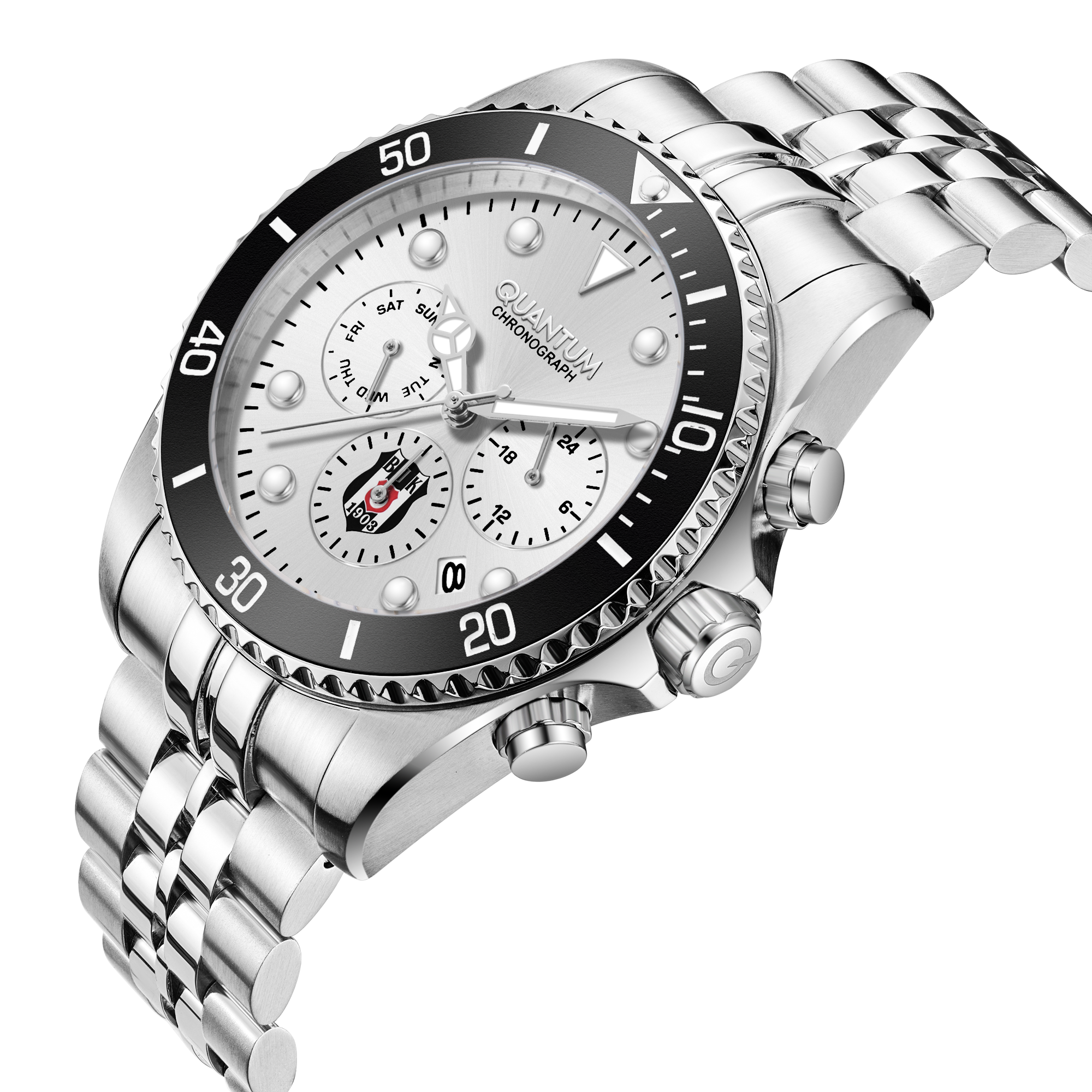 Siyah çerçeveli gümüş bir Quantum Chronograph saat. Gün, tarih ve Besiktas logosu içerir.
