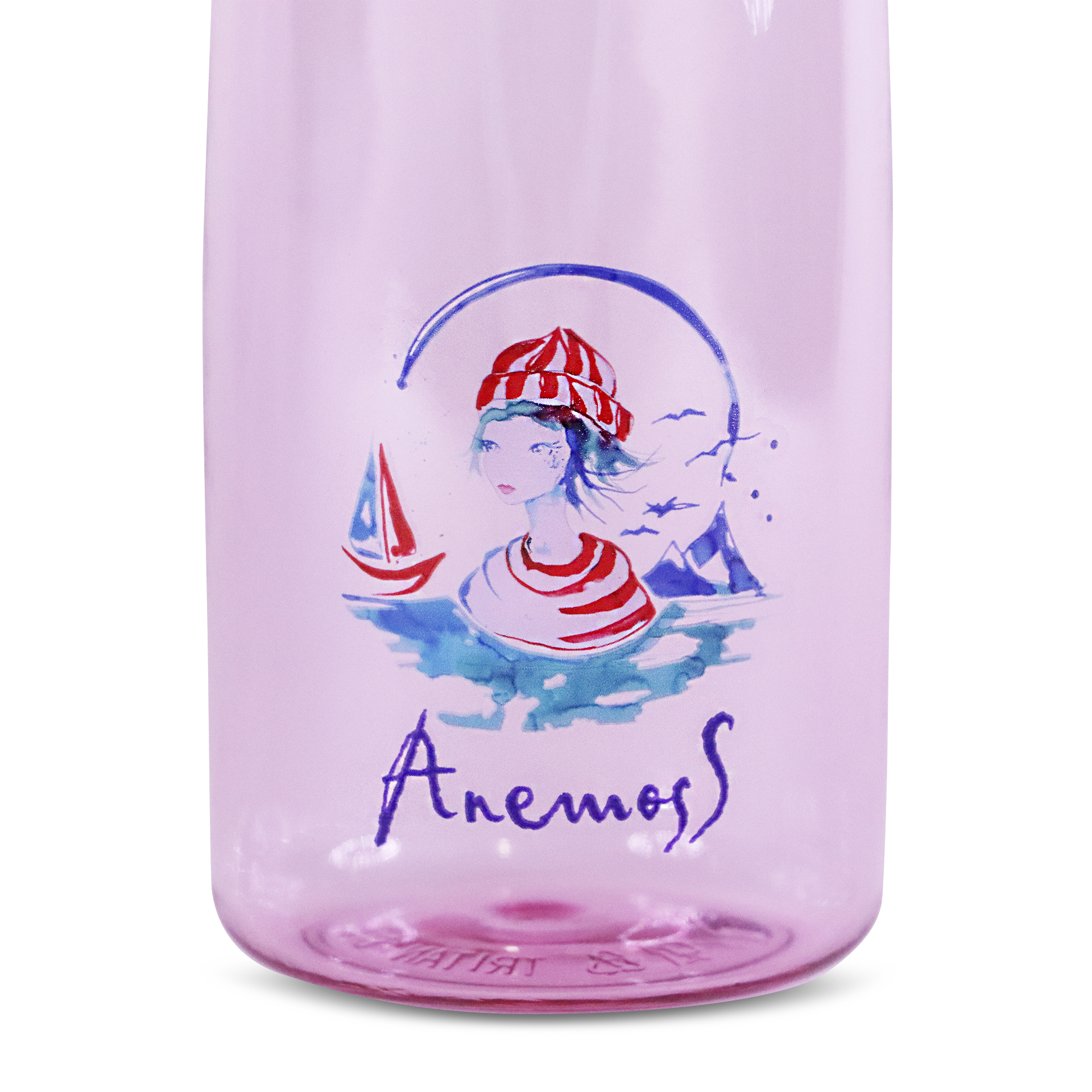 Çizgili şapkalı bir kadın, yelkenli ve "Anemoss" yazılı pembe bir şişe.