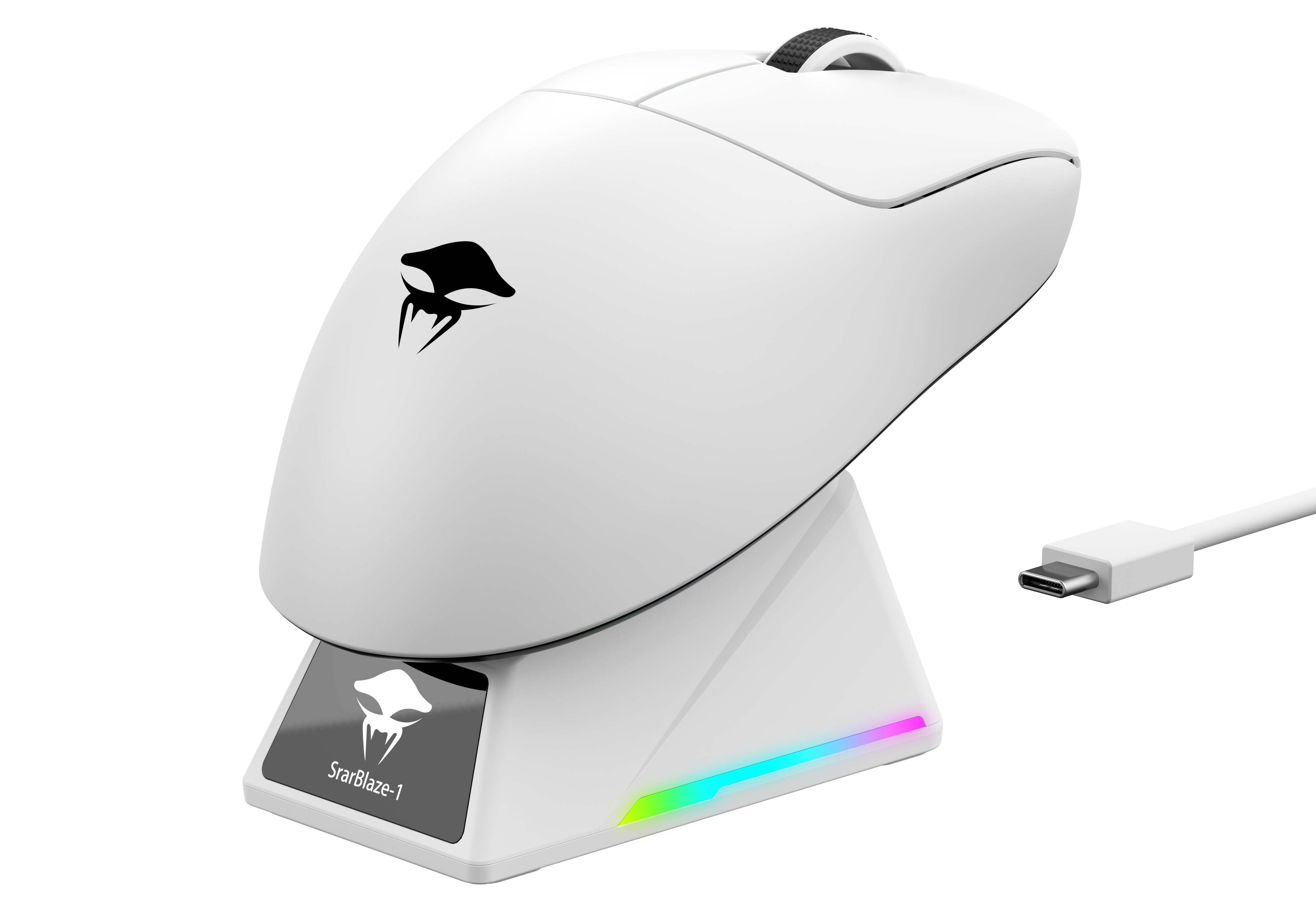 Biała bezprzewodowa mysz do gier z podstawką ładującą. Mysz ma logo. Podstawa ma logo i oświetlenie RGB. Podłączony kabel USB-C.