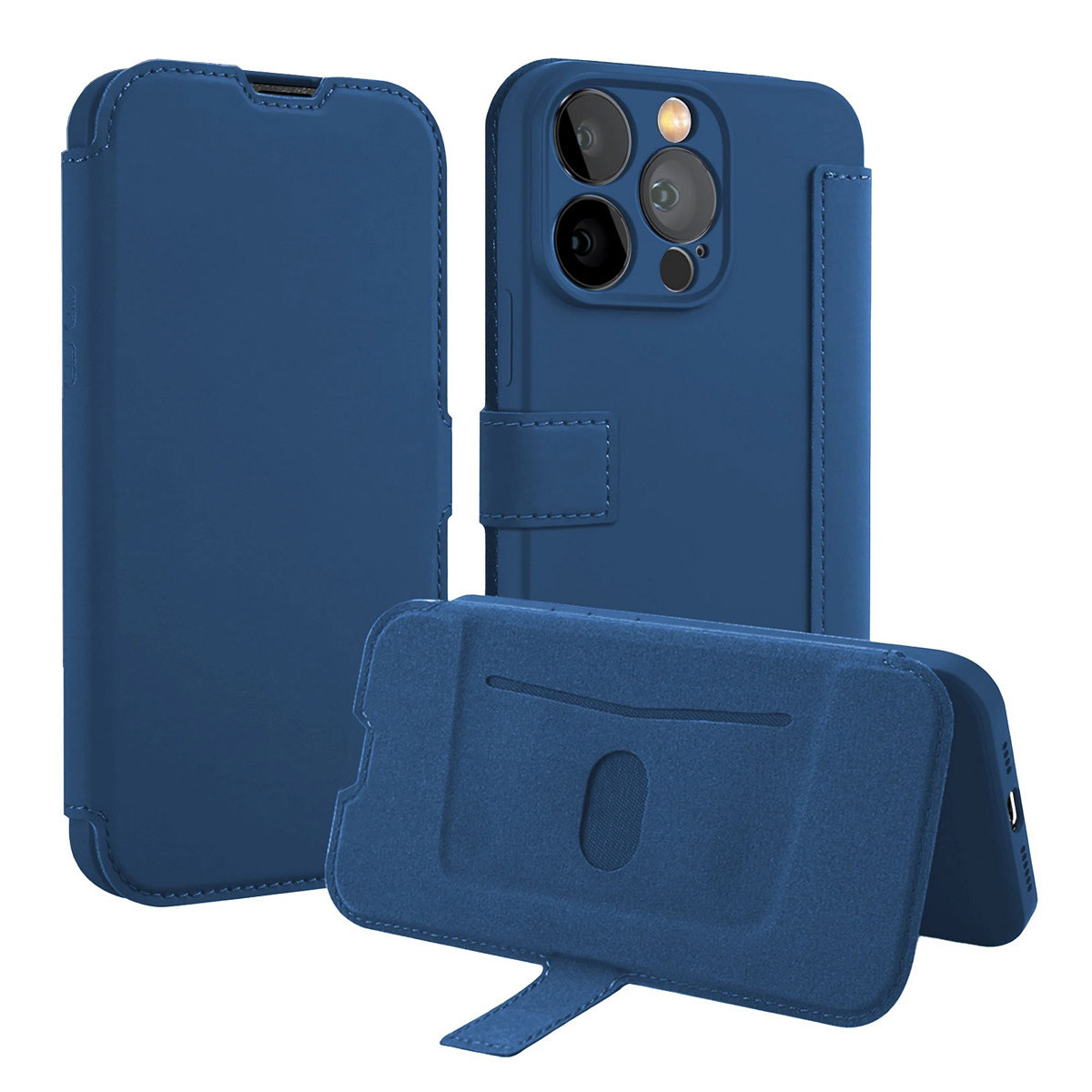 Una custodia per telefono in pelle blu con tre parti: una cover posteriore, una cover anteriore e una patta a portafoglio. Su sfondo bianco.