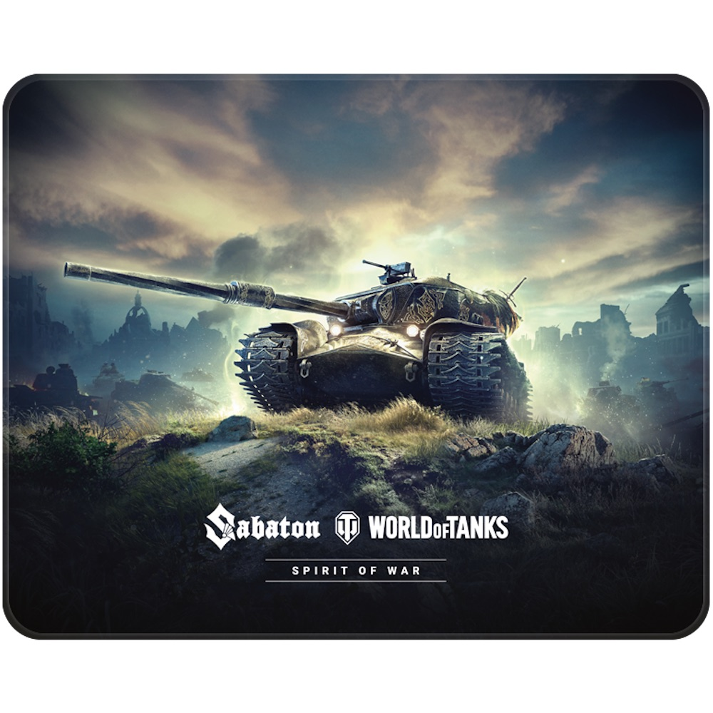 Ein Panzer mit langem Lauf in einer Kriegsszene. Der Himmel ist bewölkt, im Hintergrund sind Ruinen. Die Logos von Sabaton und World of Tanks sind unten.
