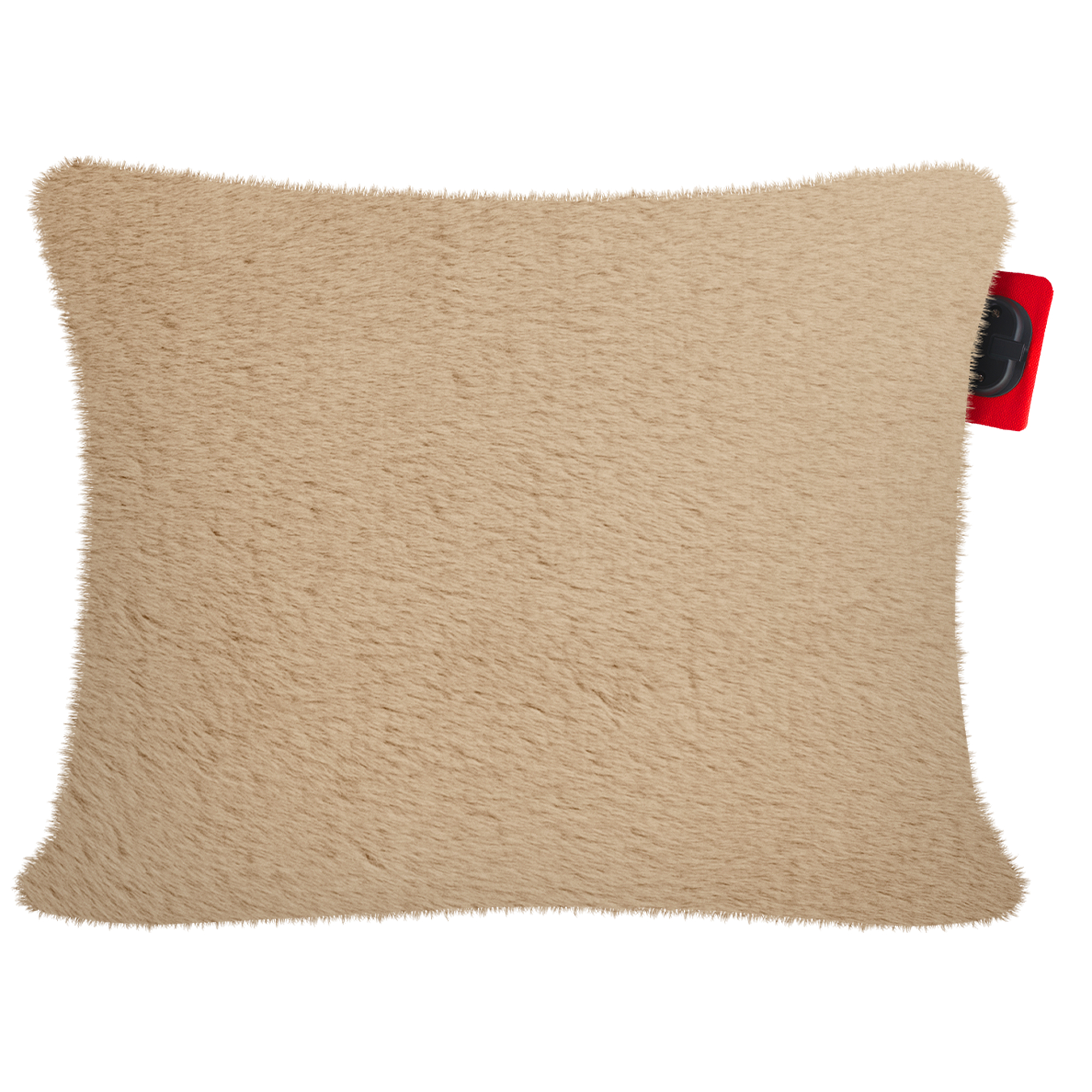 Een pluizig beige kussen met een rood label en zwarte details op een witte achtergrond.