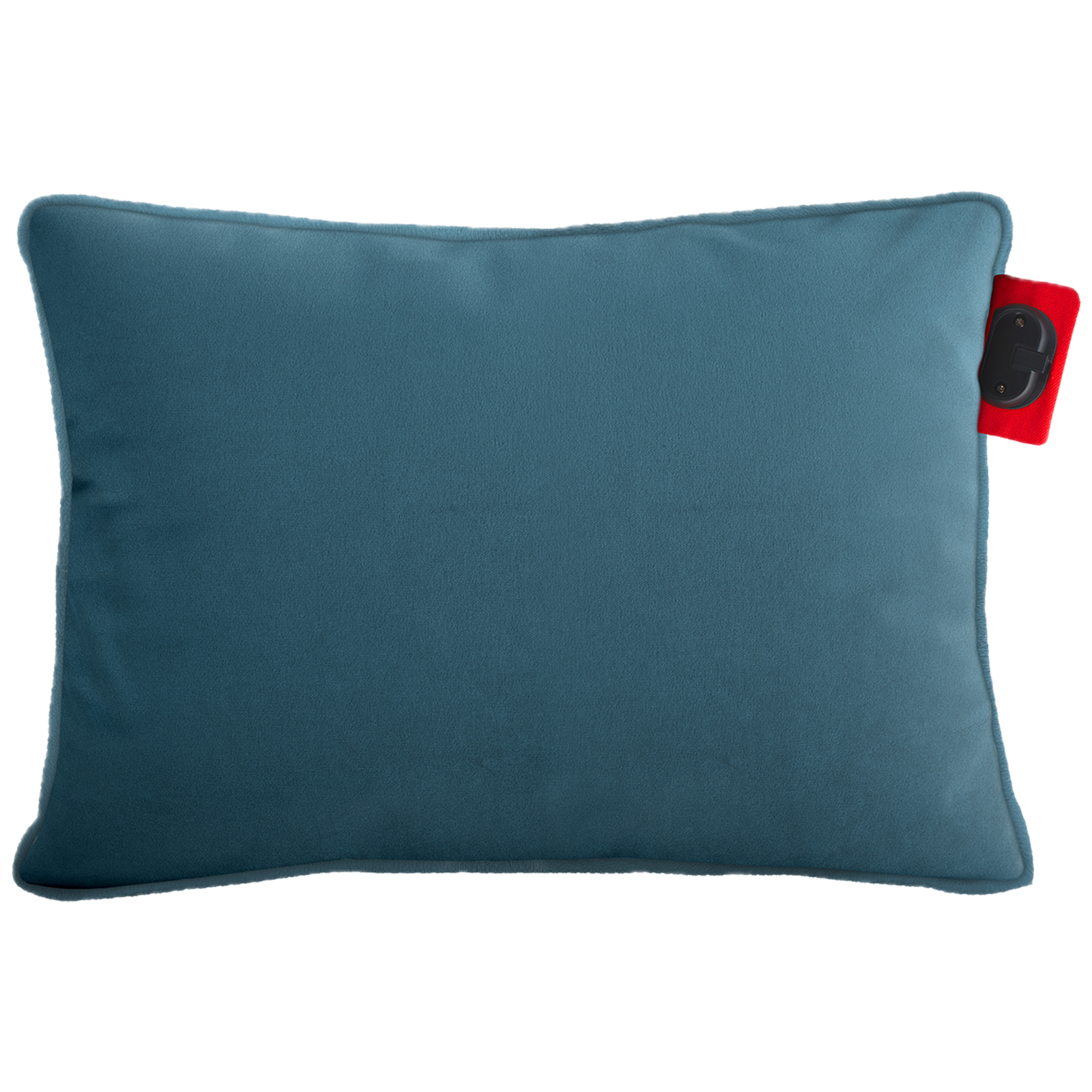Un oreiller rectangulaire sarcelle avec une étiquette rouge sur le côté. L'oreiller est sur fond blanc.