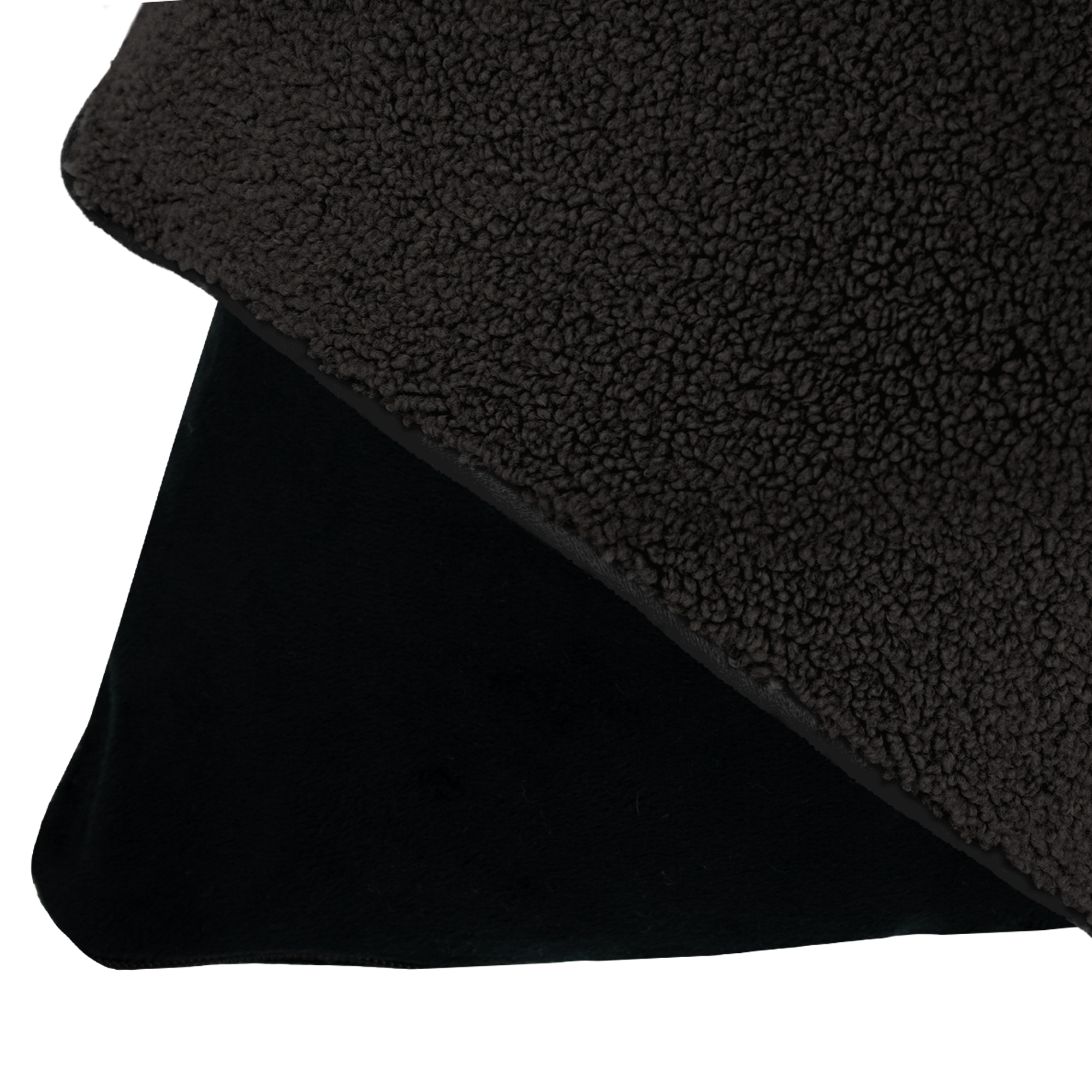 Une couverture pliée avec un dessous noir et lisse et une couche supérieure grise, texturée et floue.