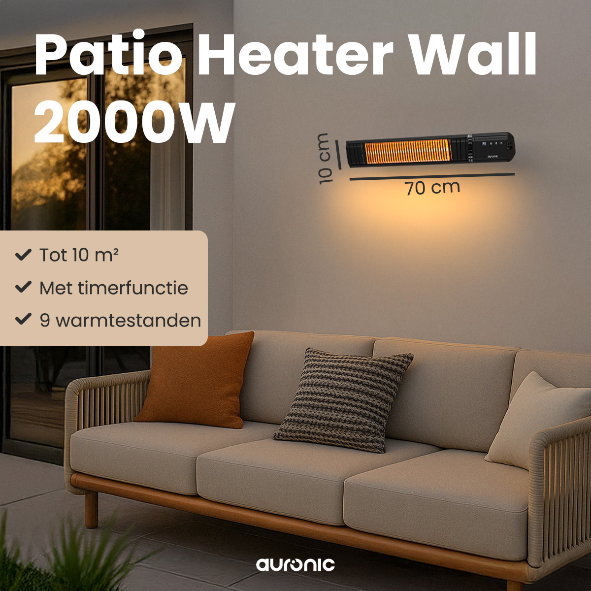 Een aan de muur gemonteerde terrasverwarmer boven een beige bank met kussens. De kachel is zwart, met oranje verwarmingselementen.