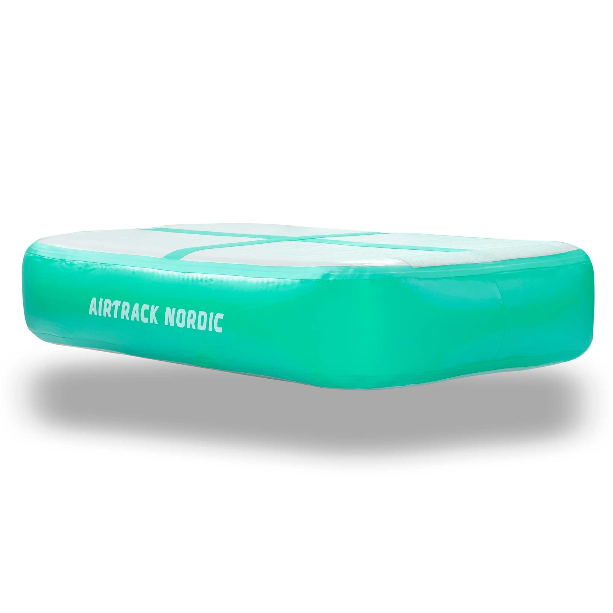 Prostokątny, nadmuchiwany Airtrack Nordic, turkusowe boki i biały wierzch z turkusowymi liniami krzyżowymi. Marka jest widoczna.