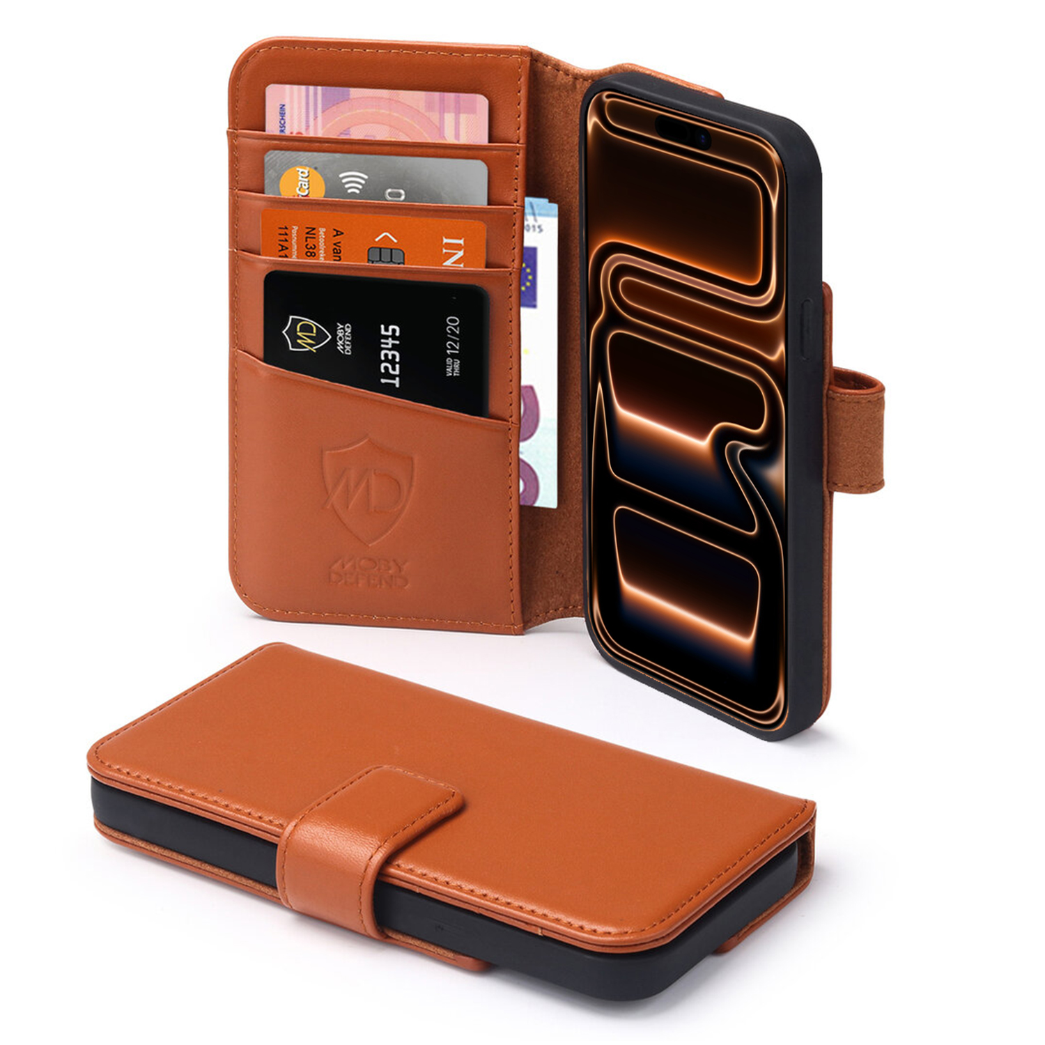 Étui de téléphone en cuir marron avec téléphone, cartes et espèces. L'étui est ouvert. Un téléphone noir est visible.