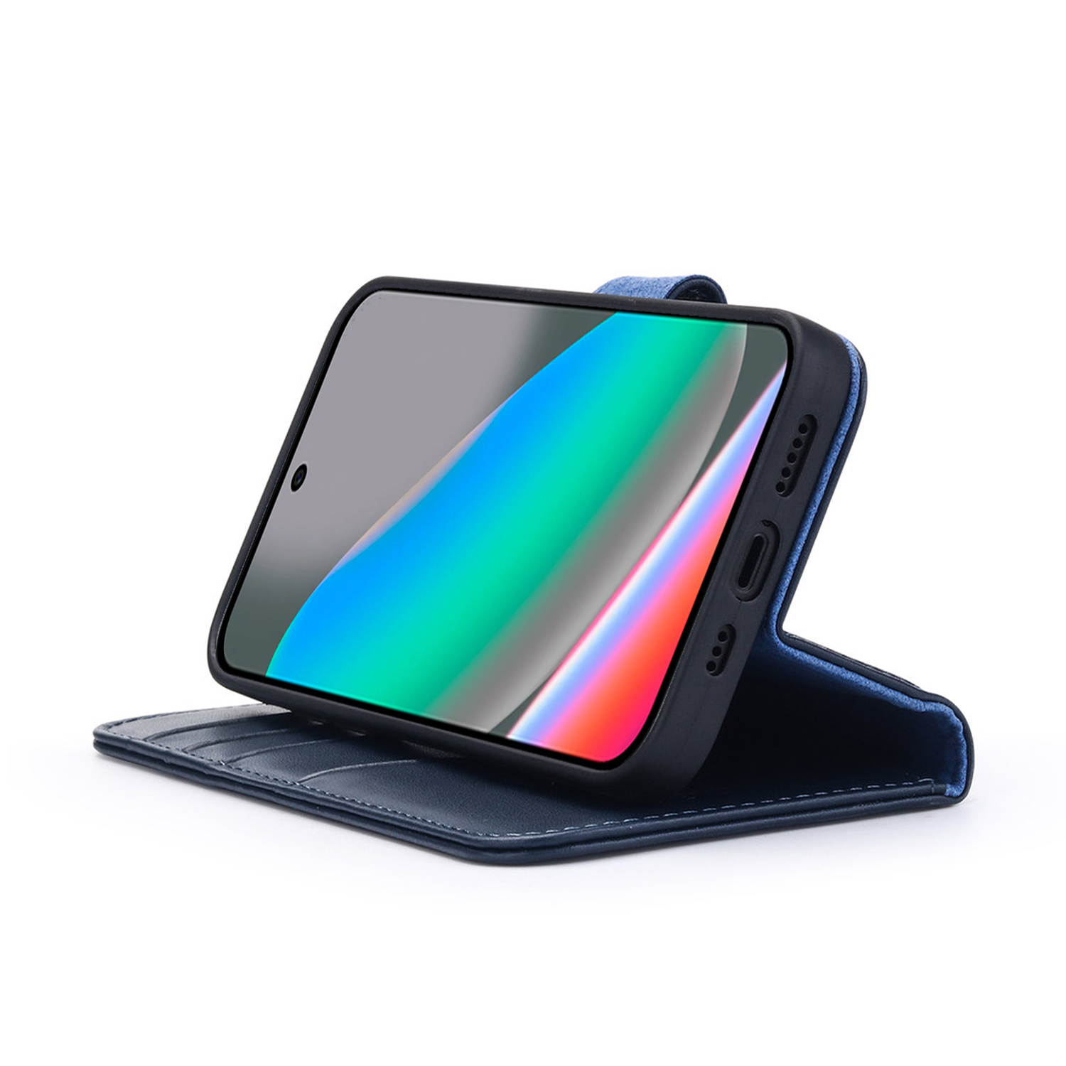 Een smartphone in een blauwe hoes is opengeklapt op een wit oppervlak. Het scherm toont kleurrijke verlopen. De hoes is gevouwen om de telefoon te ondersteunen.