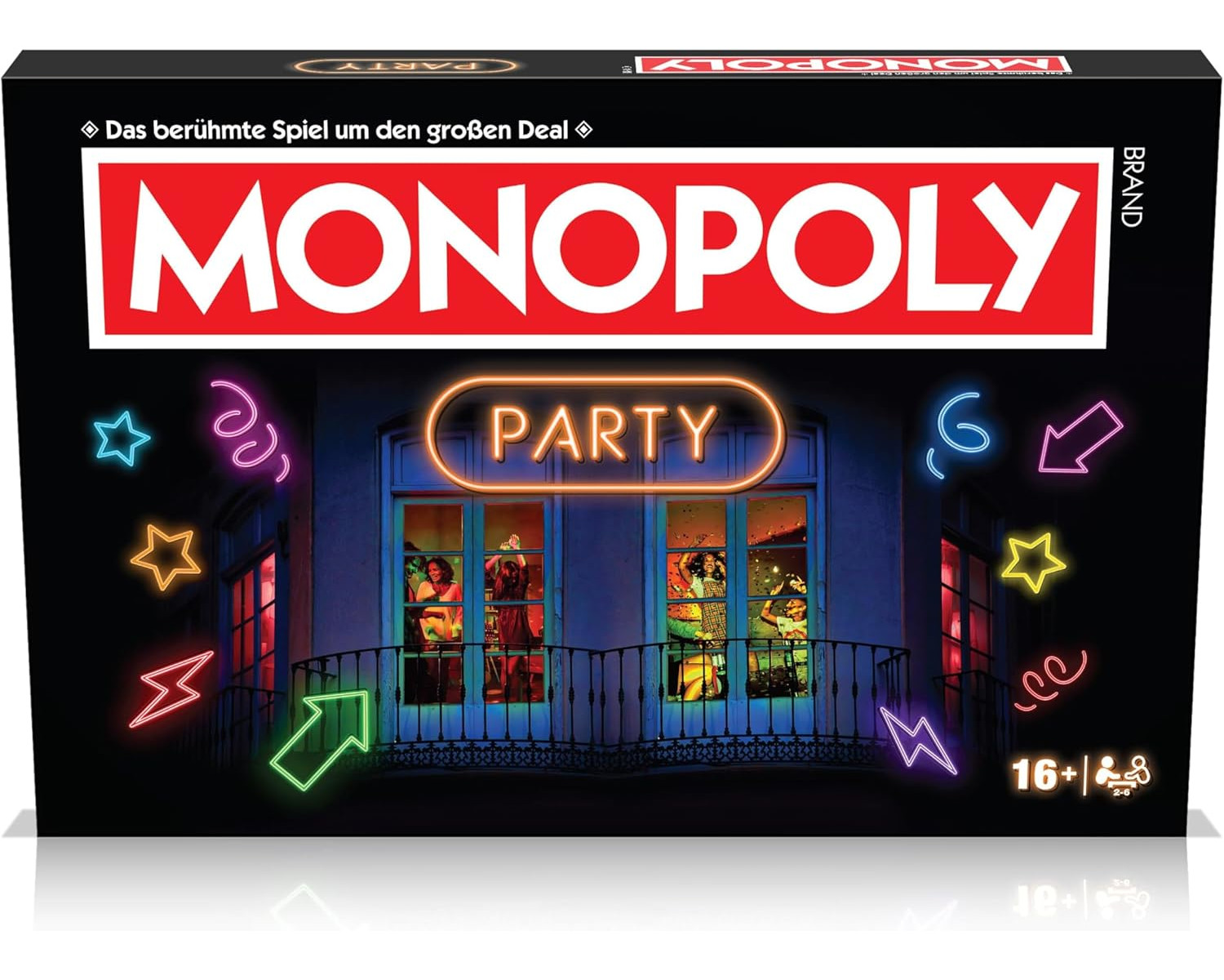 Monopoly Party Brettspielbox. Roter Monopoly-Titel, Neonlichter, Leute auf einem Balkon, dunkler Hintergrund.