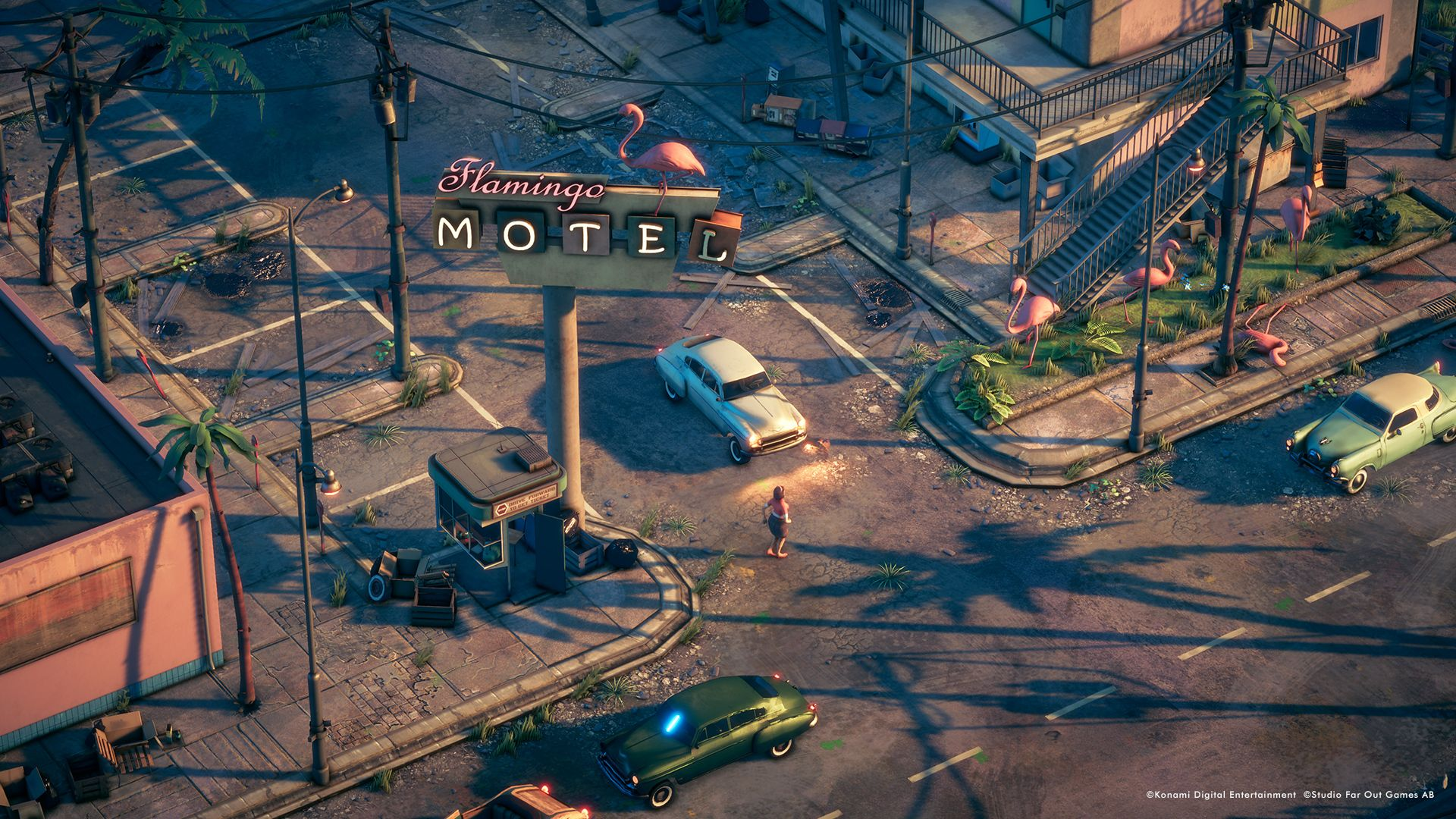 Scena miejska z szyldem Flamingo Motel, samochodami, palmami i posągami flamingów. Kobieta spaceruje w pobliżu.