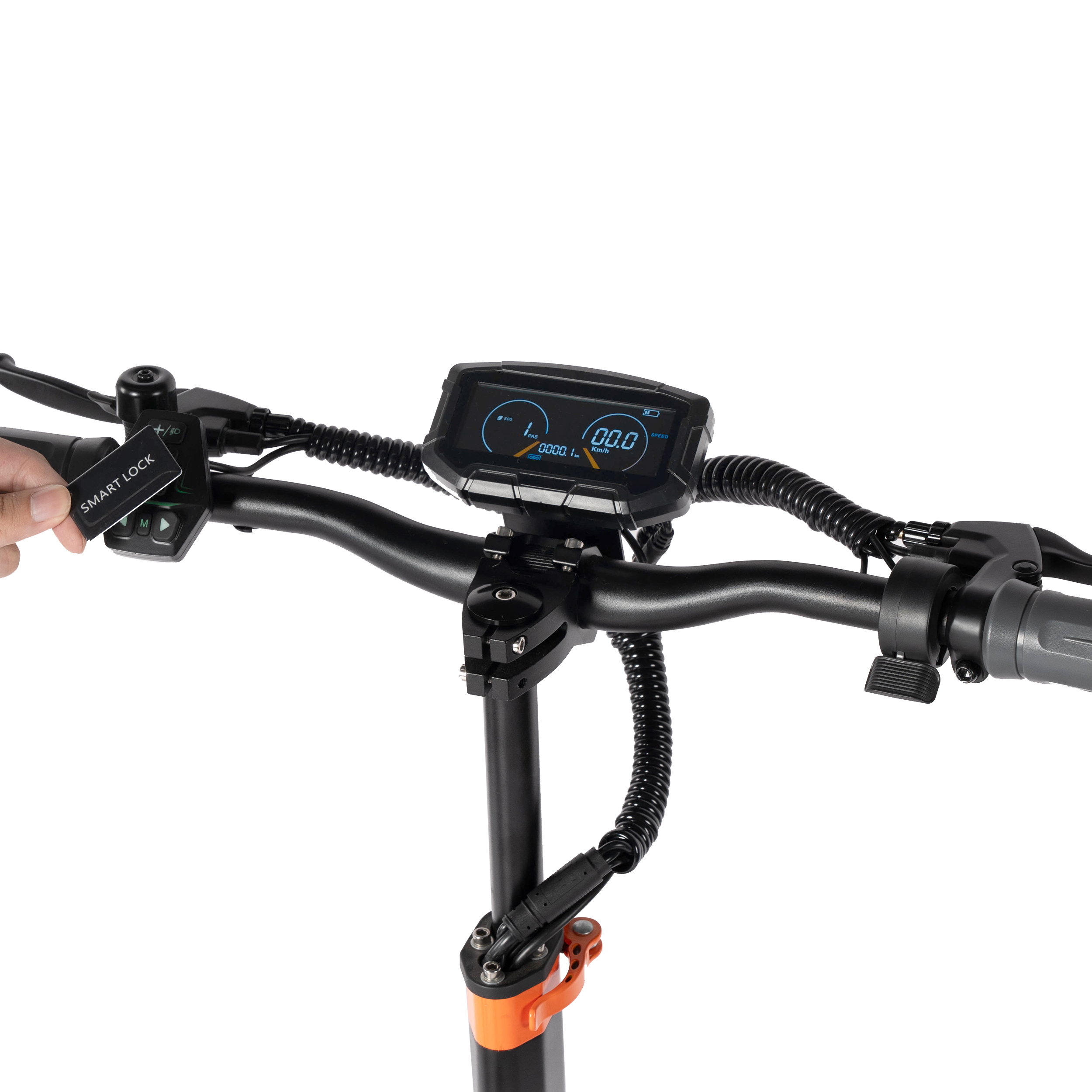 Zbliżenie kierownicy skutera elektrycznego z wyświetlaczem pokazującym prędkość i dystans, z kluczem 'Smart Lock'.