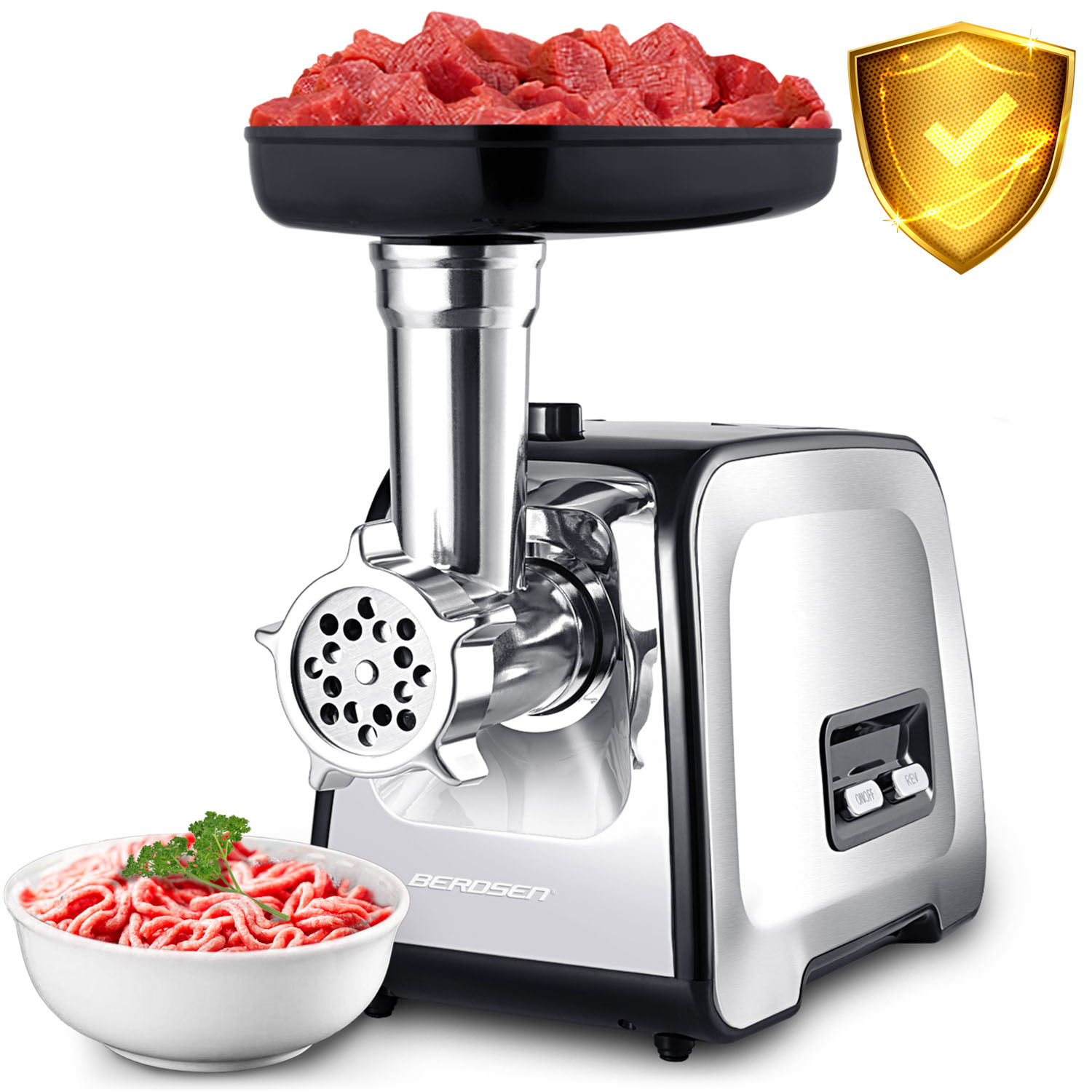 Maszynka do mięsa z miską mięsa z przodu i surowym mięsem na górze. Z prawej strony złota tarcza.