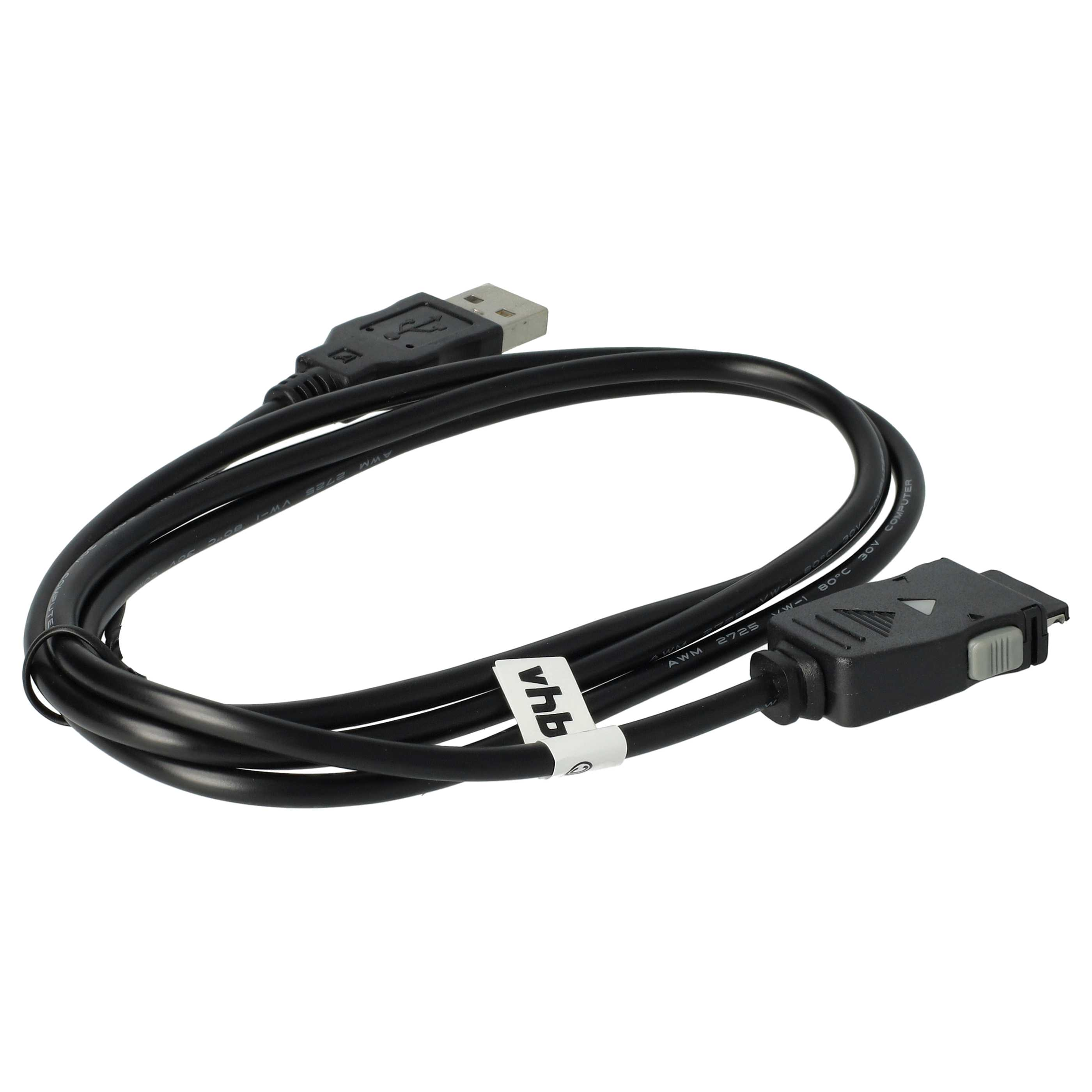 Ein schwarzes USB-Kabel mit einem USB-Anschluss und einem anderen Anschluss. Ein weißes Etikett lautet 'vhb'.
