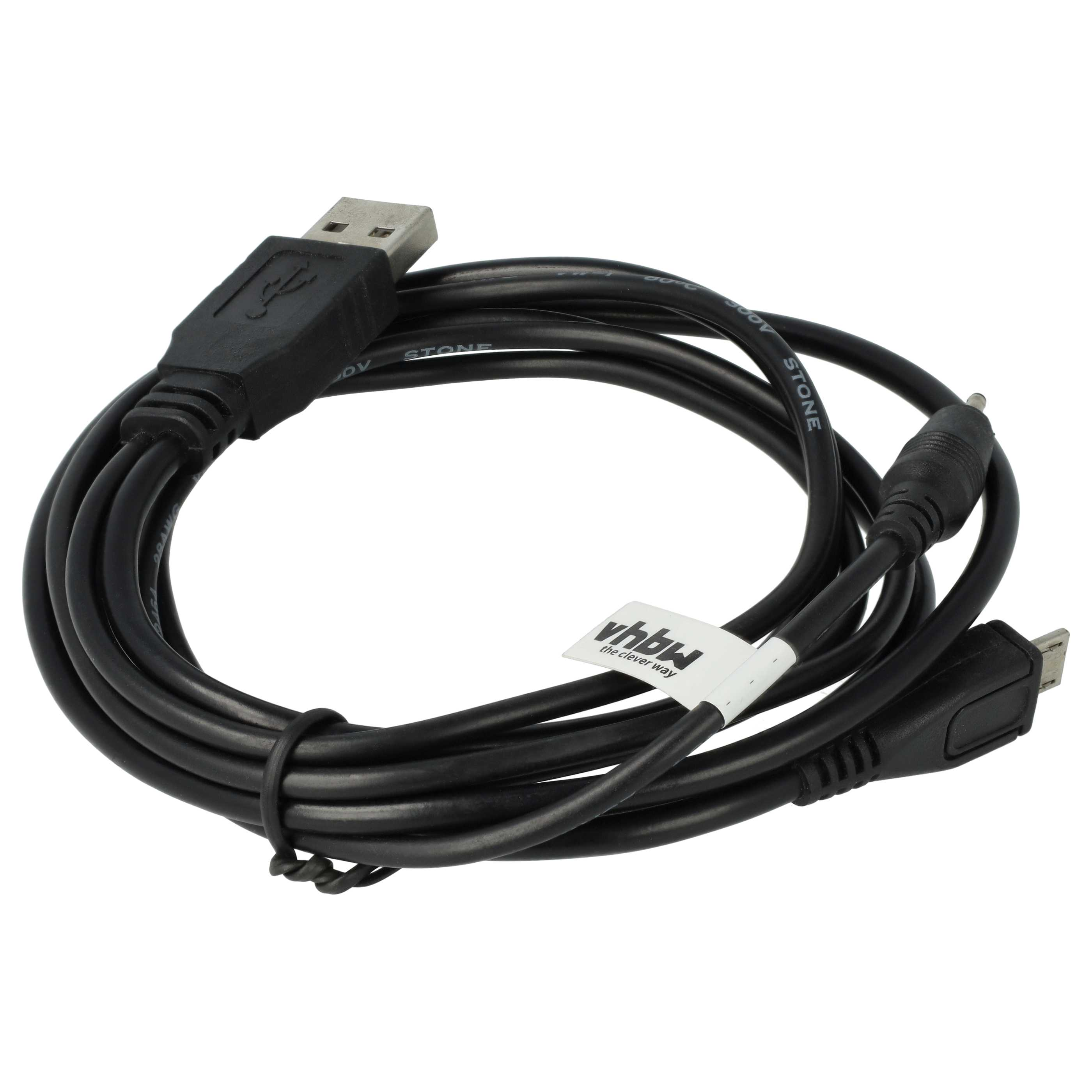 Ein schwarzes USB-Kabel mit USB-A-Anschluss, aufgerollt, mit Etikett und Micro-USB-Anschluss auf weißem Hintergrund.