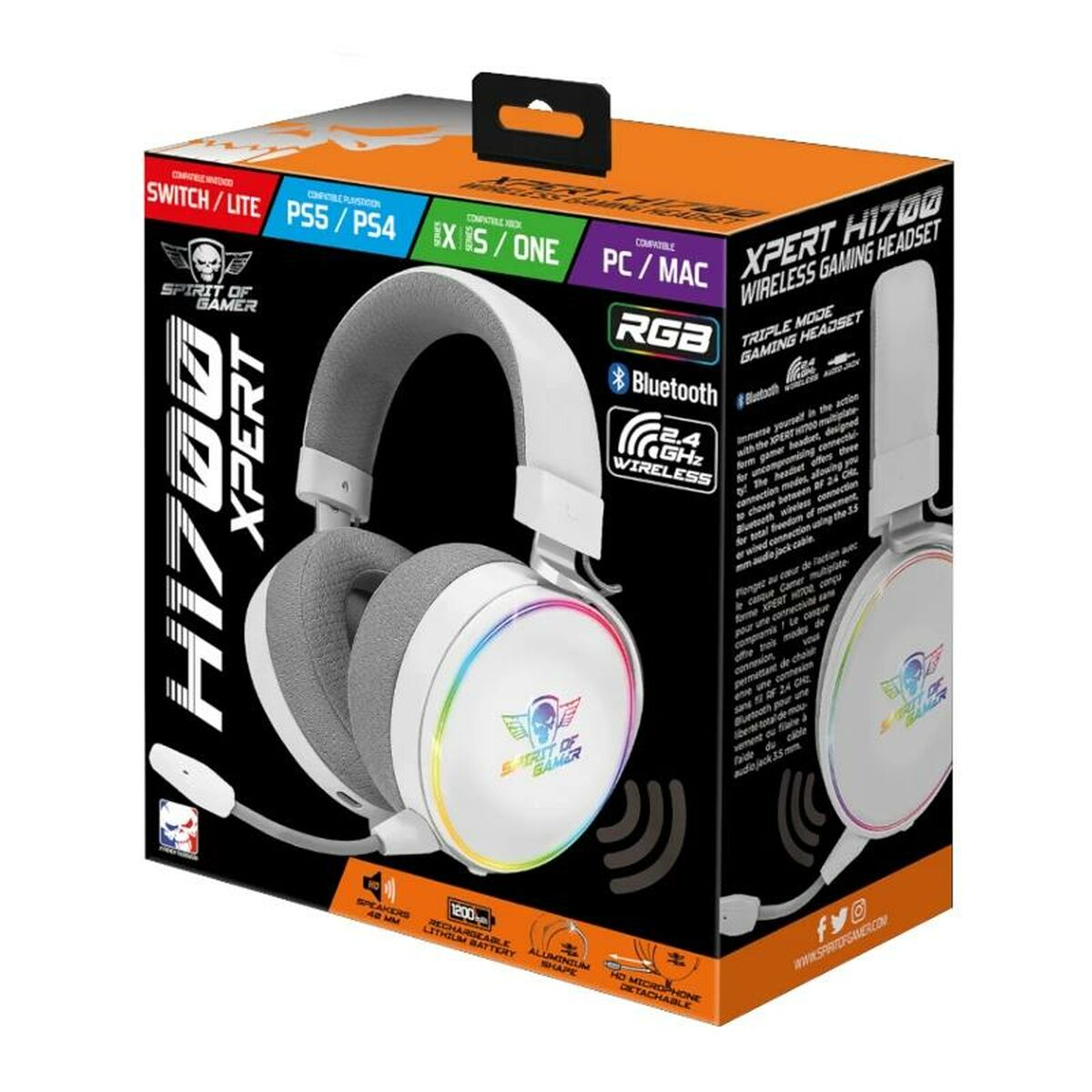 Auriculares para juegos blancos y grises en una caja. La caja tiene el nombre del producto y las características.