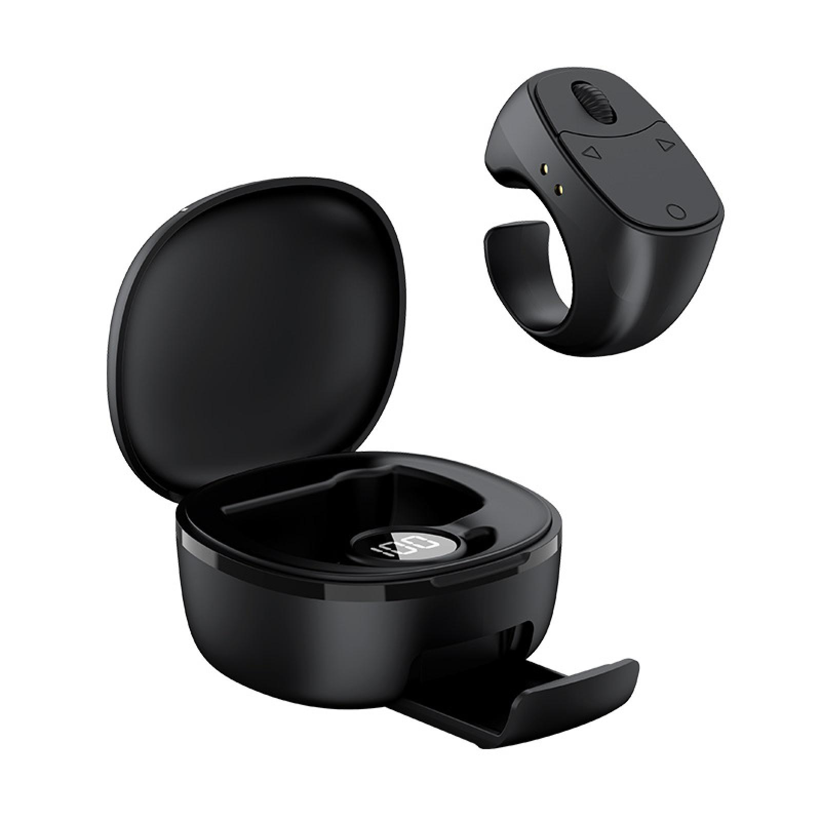 Eine schwarze Ringmaus und ihr Ladekoffer befinden sich auf weißem Hintergrund. Das Gehäuse ist offen und zeigt ein Display.
