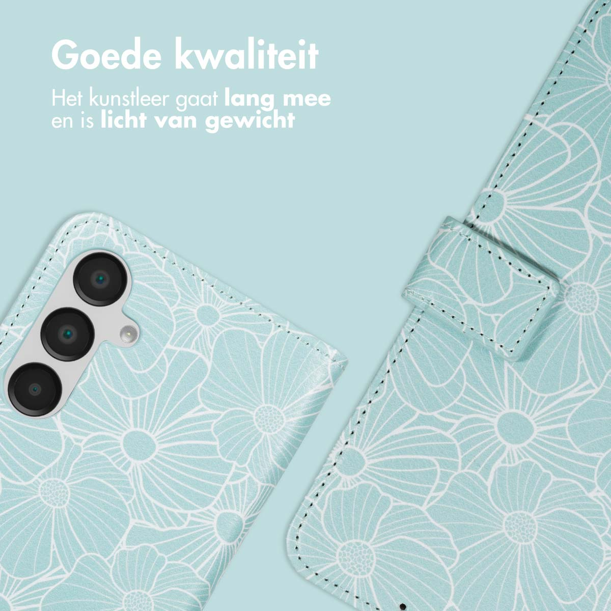 Een close-up van een lichtblauwe telefoonhoes met witte bloempatronen. De hoes is open en toont de cameralenzen van de telefoon.
