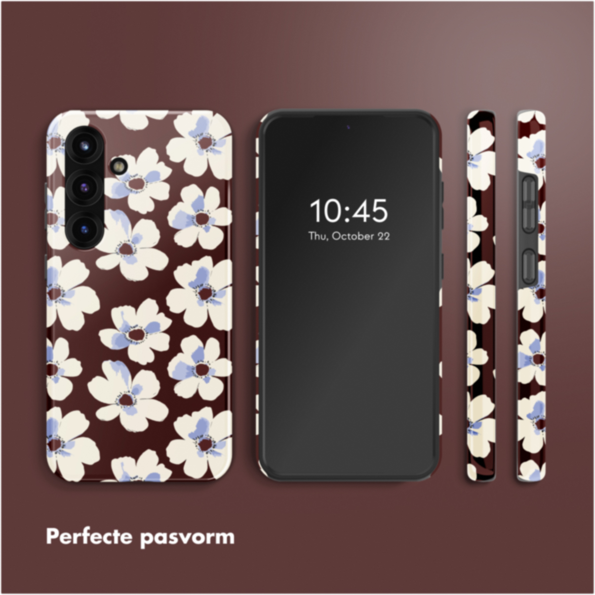 Telefoonhoesjes met bloemenmotief. Een telefoon met de tijd op het scherm. Bruine achtergrond met tekst 'Perfecte pasvorm'.
