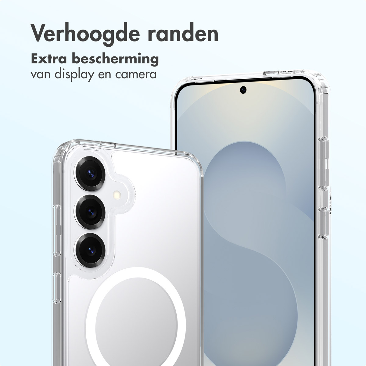 Due custodie trasparenti per telefono. Una mostra gli obiettivi della fotocamera. Testo: Bordi rialzati. Protezione extra schermo e fotocamera.