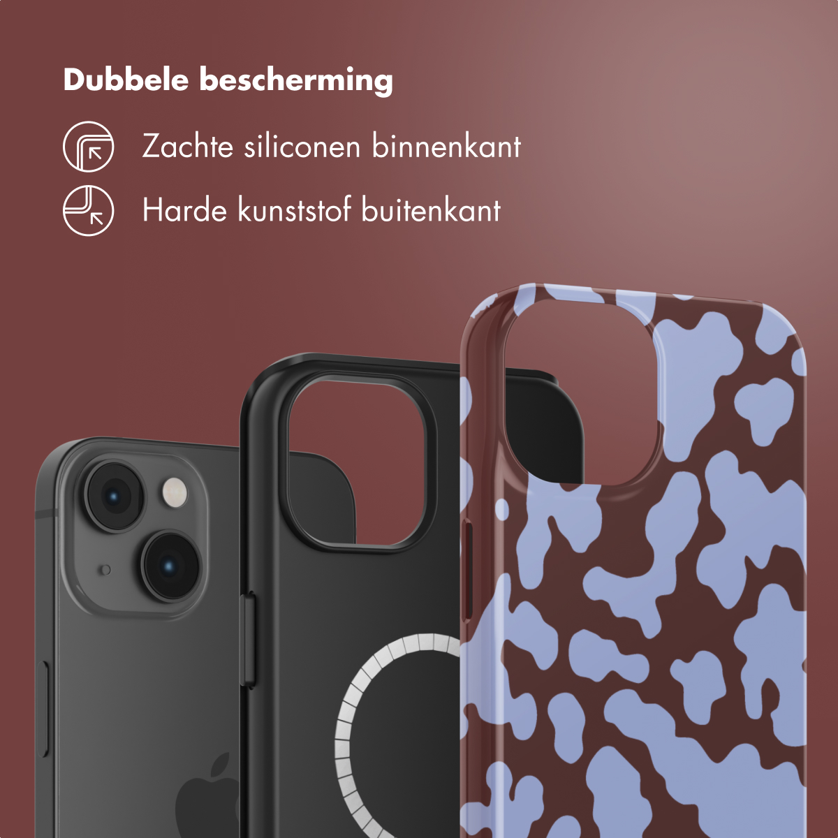 Sono esposte tre custodie per telefono con design diversi. Le custodie sono nere, marroni con macchie blu e nere.
