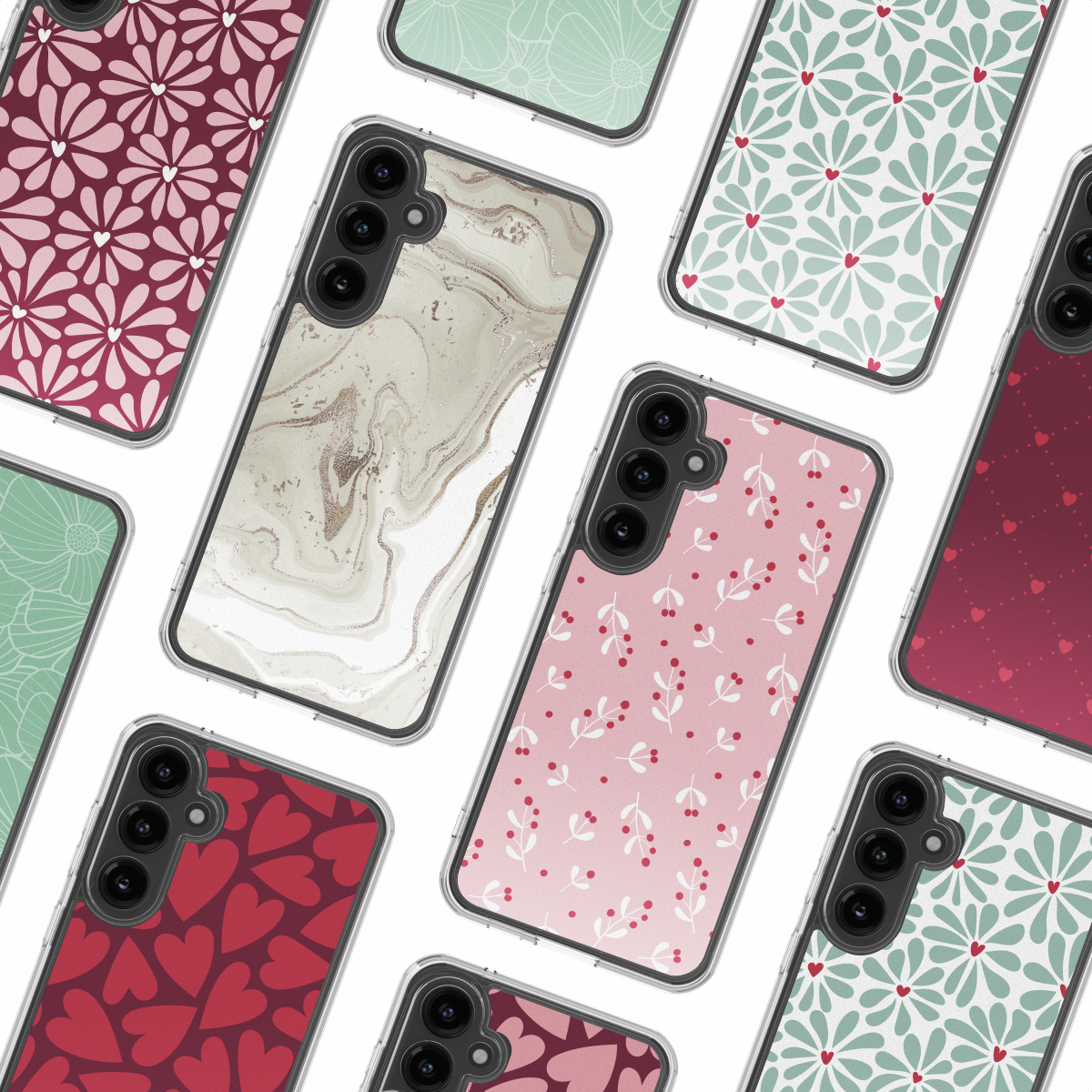 Verschillende telefoonhoesjes op wit. Ontwerpen omvatten bloemen, marmer, harten en bessen. Kleuren: roze, rood, groen en wit.