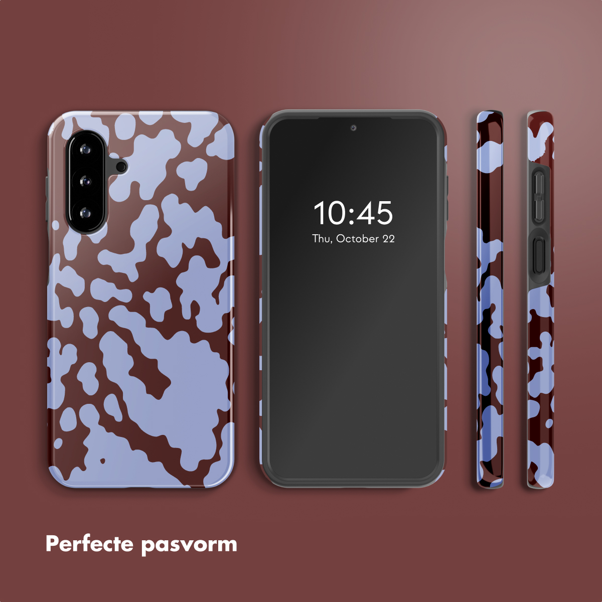 Telefoon met hoesje. Hoesje heeft een bruin en blauw patroon. Telefoon toont tijd en datum. Achtergrond is een bruine gradient.