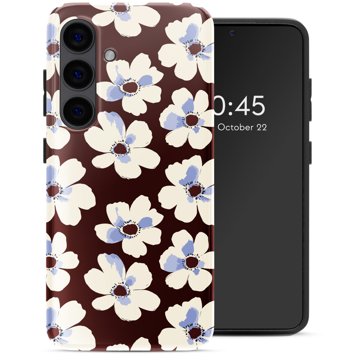 Una custodia per telefono con motivo floreale bianco e blu è accanto a uno smartphone nero che mostra l'ora e la data.
