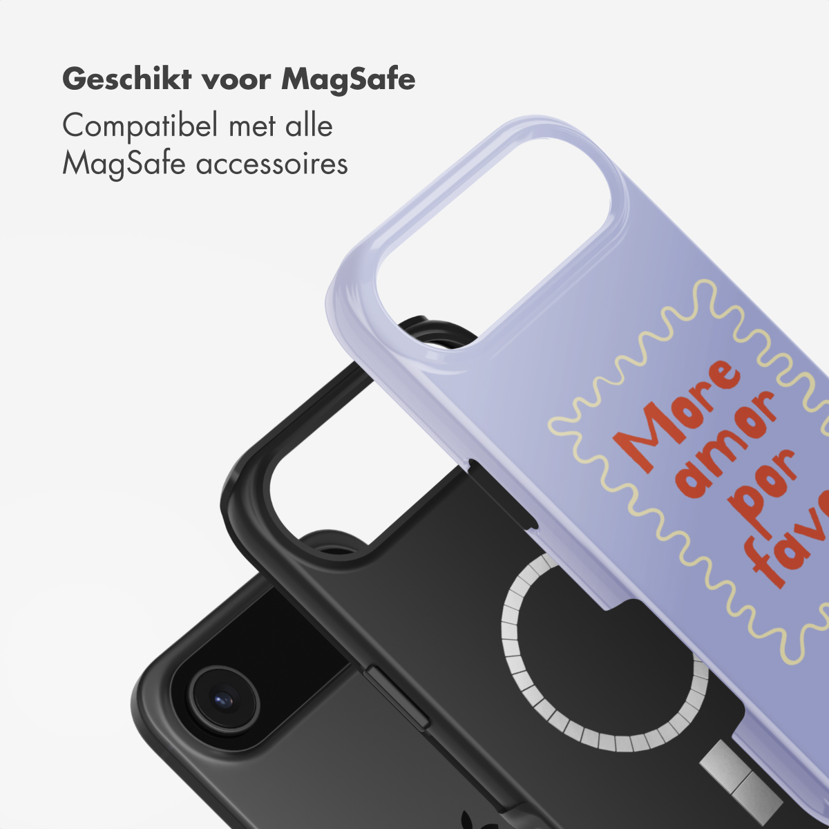 Drie telefoonhoesjes gestapeld, een zwarte onderaan, een lavendelkleurige in het midden met tekst en een transparante erboven.