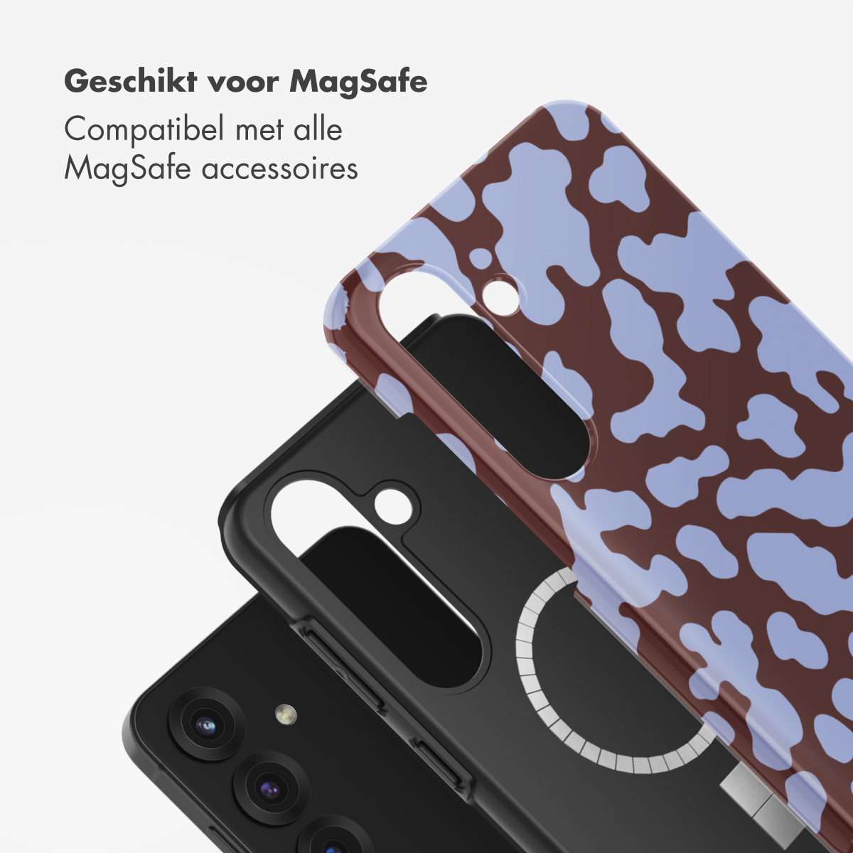 Tre custodie per telefoni sono impilate. Quella superiore è marrone con macchie blu, quella centrale è nera e quella inferiore è un telefono nero.