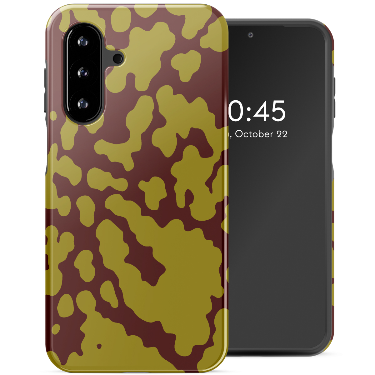 Un smartphone avec une coque à motifs marron et vert. L'écran affiche l'heure et la date. La coque a trois caméras.