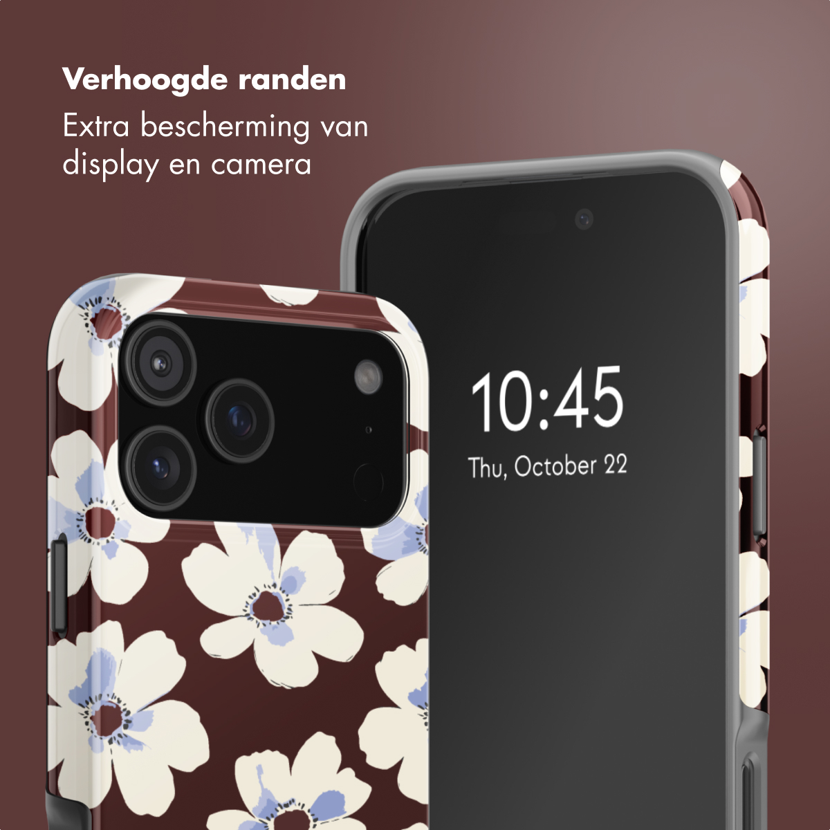 Een telefoon met een bloemenhoes wordt getoond, met de tijd 10:45. De hoes heeft witte bloemen met blauwe accenten op een bordeauxrode achtergrond.