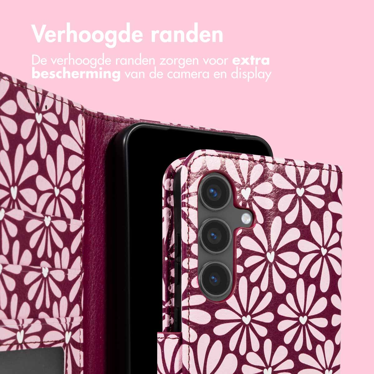 Un téléphone dans un étui à motifs floraux, avec des bords surélevés. L'étui est bordeaux avec des détails de fleurs blanches, sur fond rose.