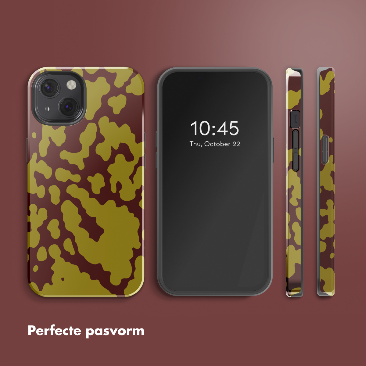 Un téléphone avec une coque, plus deux vues latérales de la coque. La coque a un motif camouflage marron et jaune. L'écran du téléphone affiche l'heure.