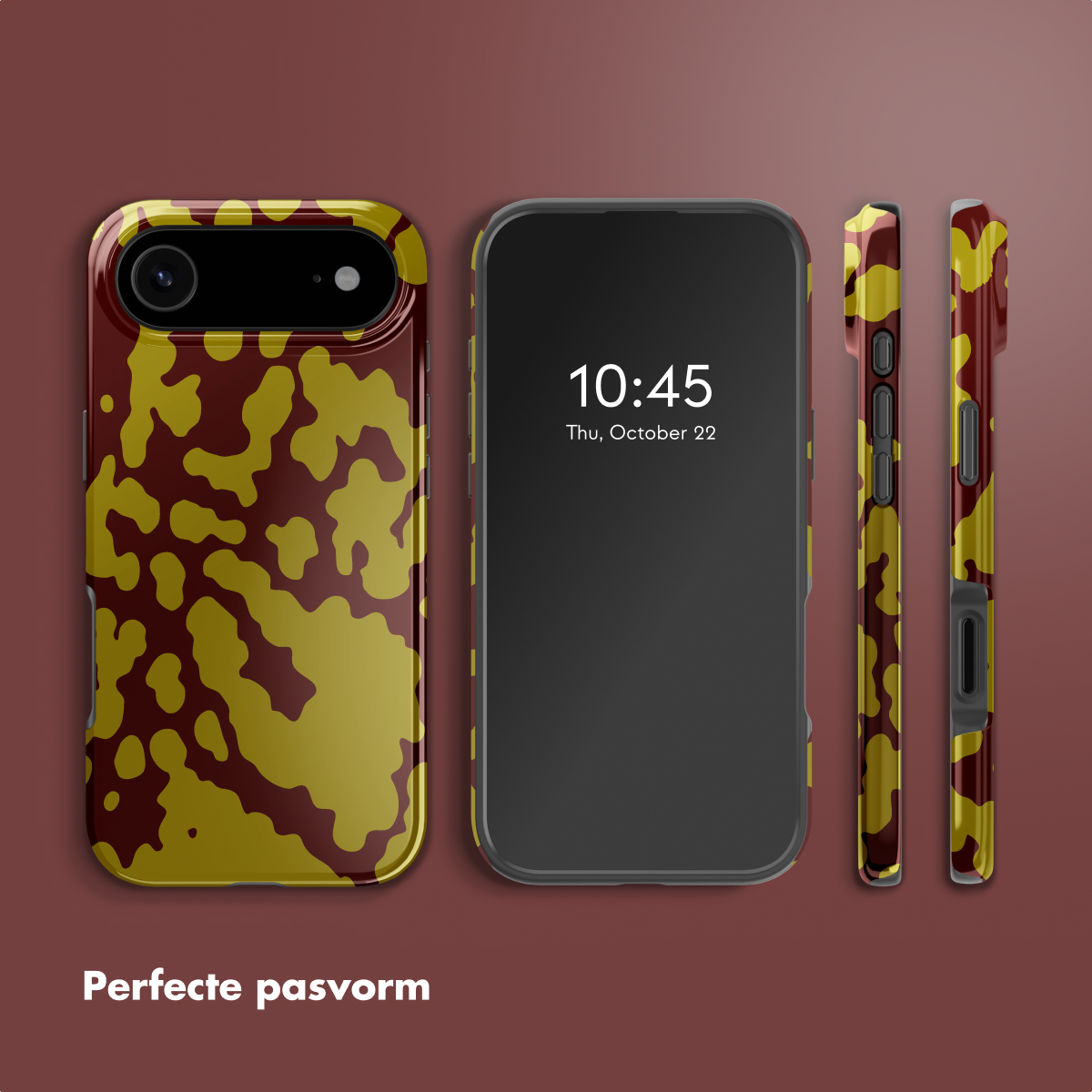 Telefoon met camouflage hoesje, op rode achtergrond. Scherm toont tijd, hoesje heeft geel-bruin patroon.