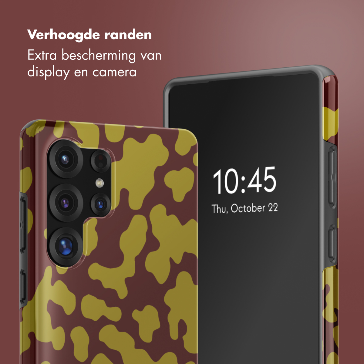 Telefoonhoesje met bruin en geel patroon. Scherm toont 10:45 en datum. Tekst: 'Extra bescherming van scherm en camera'.