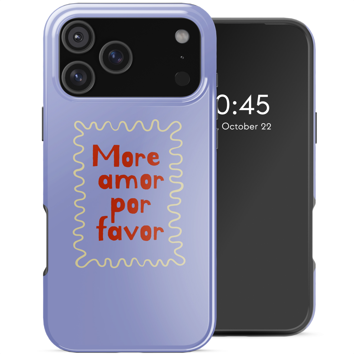 Een telefoon met een lichtpaarse hoes, met 'More amor por favor' in rode letters. Het scherm toont tijd en datum.