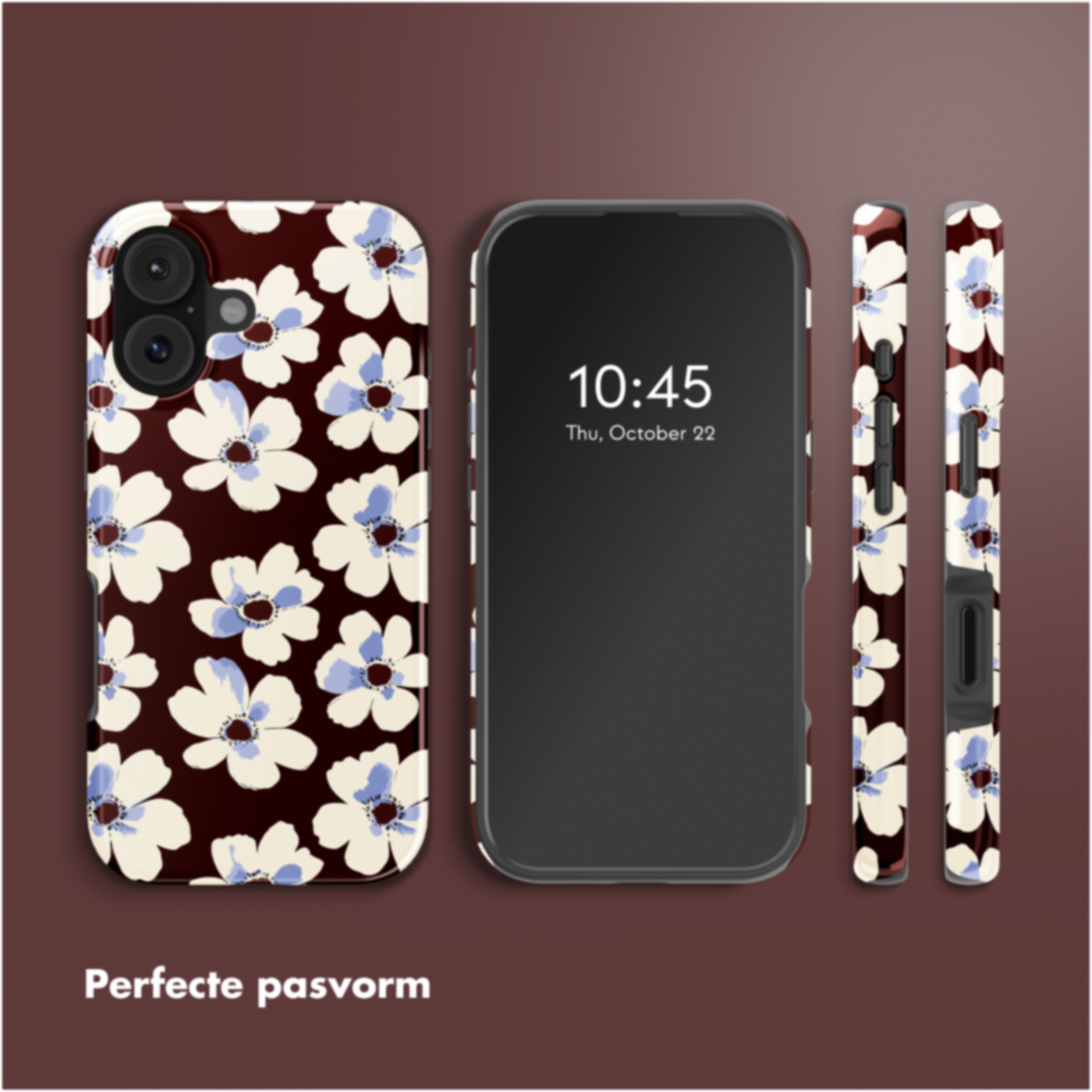 Een telefoon en de hoes met bloemenpatroon worden getoond. De telefoon toont de tijd en datum. De hoes staat op een bruine achtergrond.