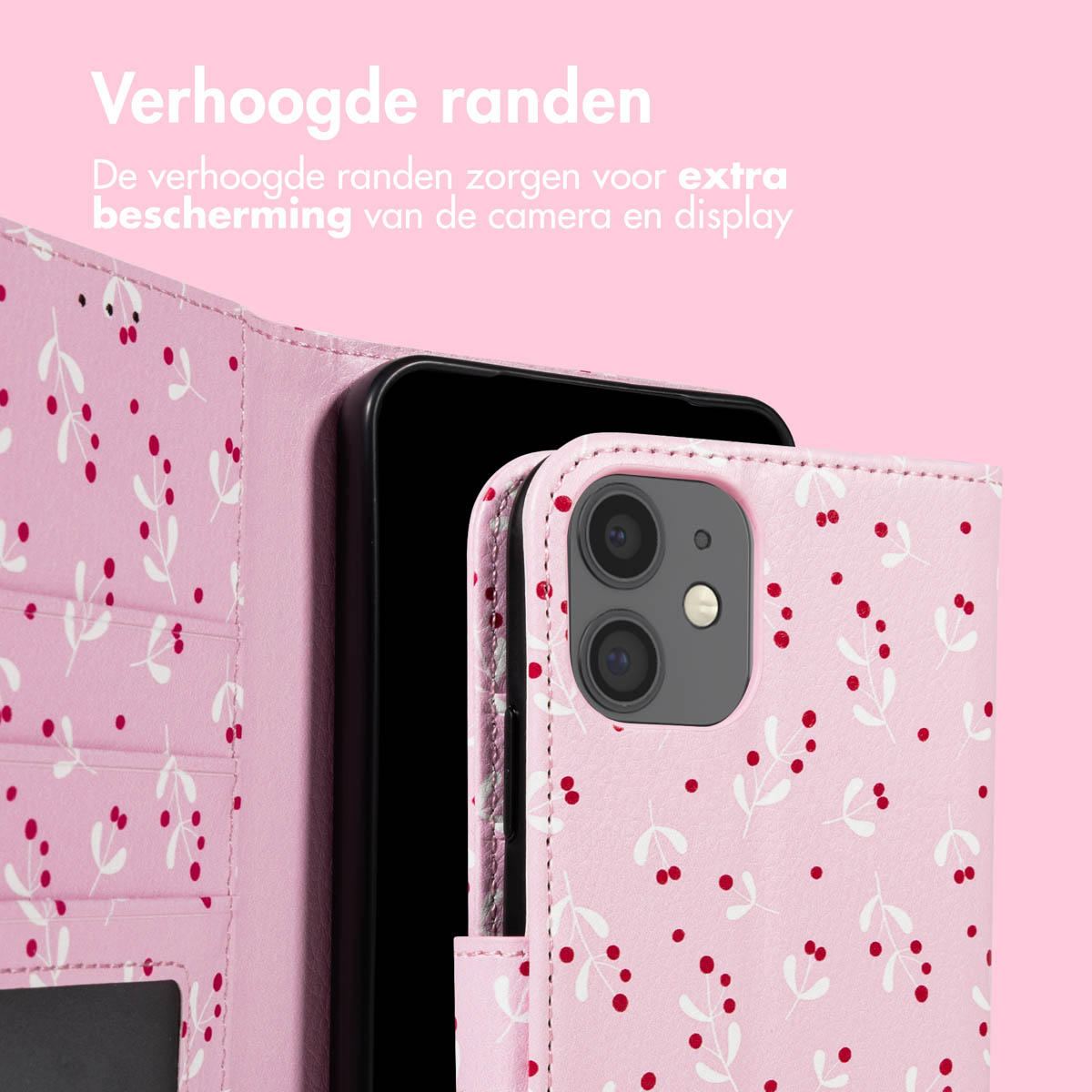 Étui de téléphone rose avec motif floral blanc. Téléphone à l'intérieur. Texte : 'Verhoogde randen'. Le fond est rose clair.