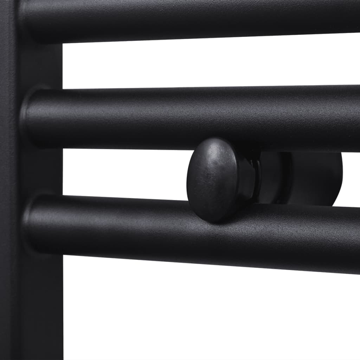 Nahaufnahme eines schwarzen Handtuchhalters. Horizontale Stangen und eine vertikale Stütze sind sichtbar. Ein schwarzer Knopf ist an den Stangen befestigt.