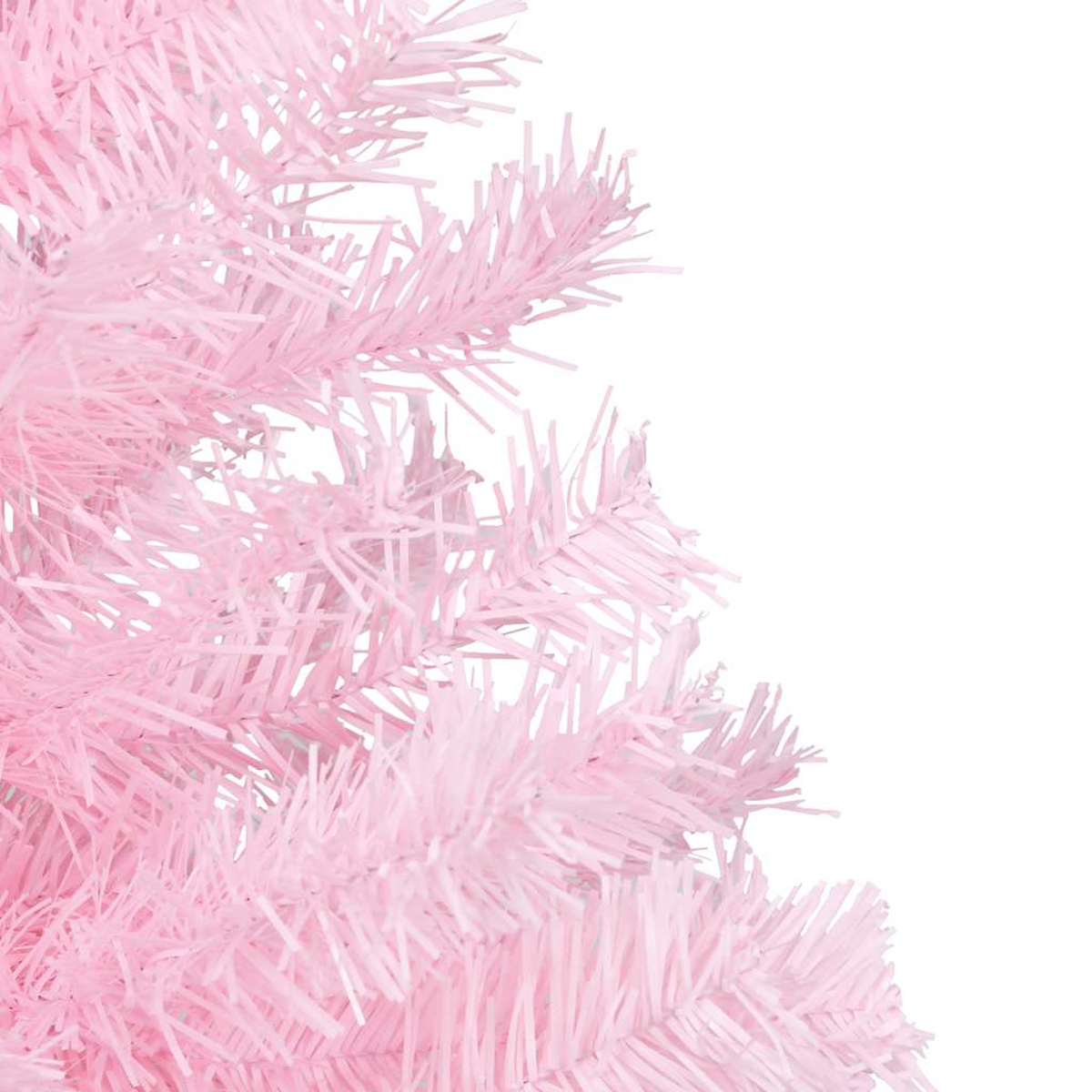 Nahaufnahme eines rosa künstlichen Weihnachtsbaums. Die Äste sind dicht gepackt, mit weißem Hintergrund.