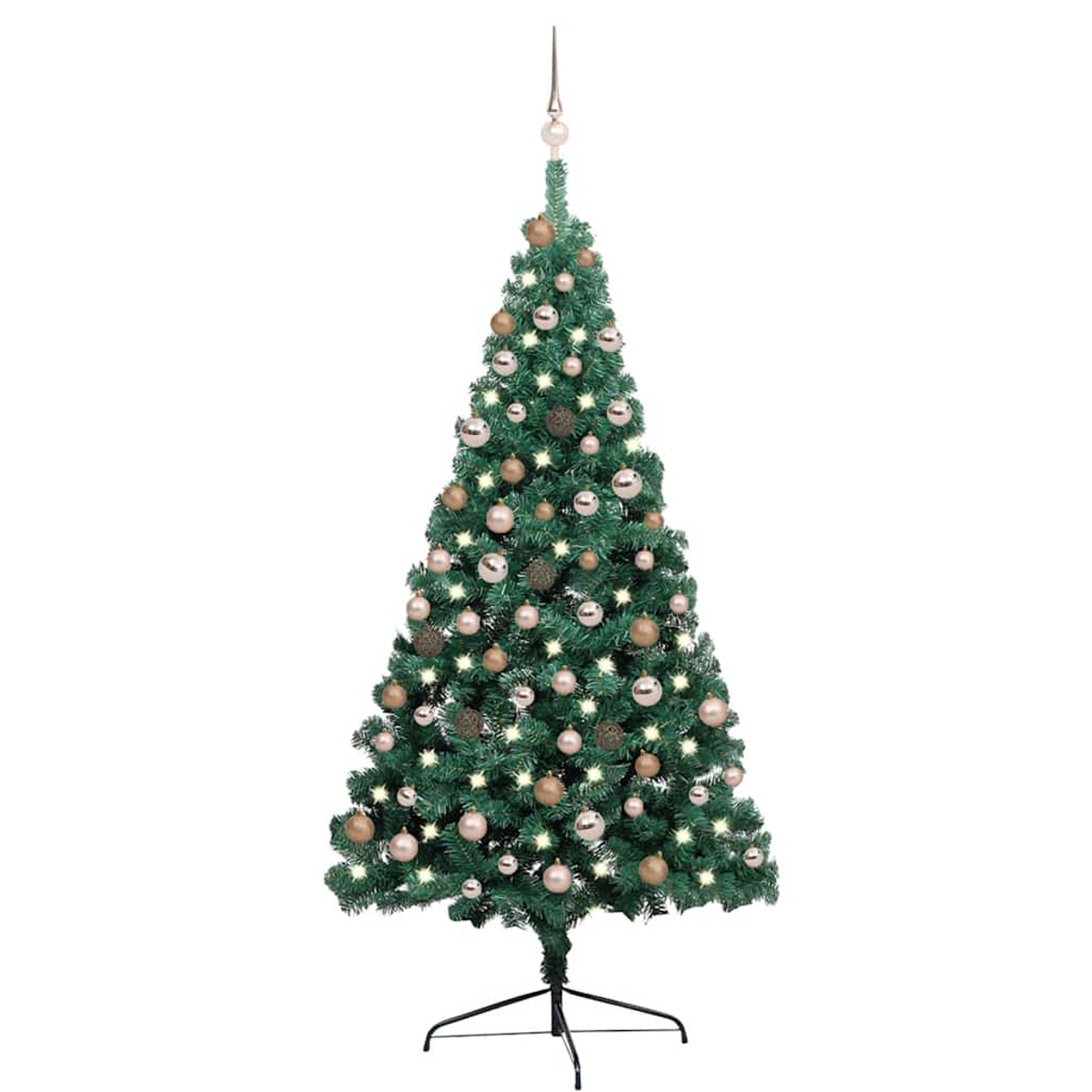 Ein geschmückter Weihnachtsbaum steht vor weißem Hintergrund. Er hat Ornamente und Lichter, einen Stern oben und einen schwarzen Ständer.