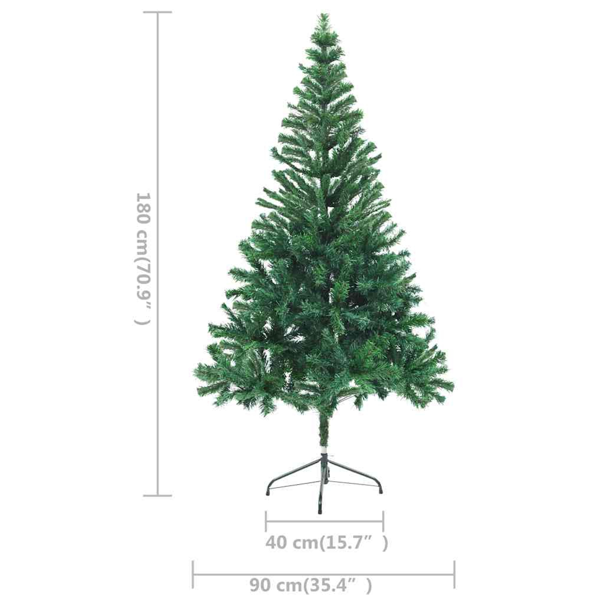 Ein grüner künstlicher Weihnachtsbaum mit den Maßen 180 cm Höhe und 90 cm Breite vor weißem Hintergrund.