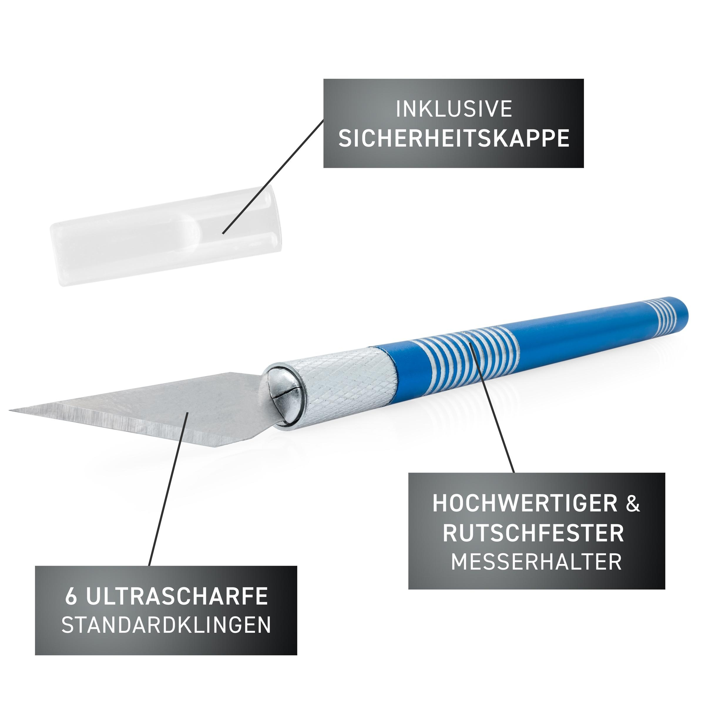 Ein Bastelmesser mit blauem Griff und silberner Klinge, einer weißen Schutzkappe und deutschen Textlabels.