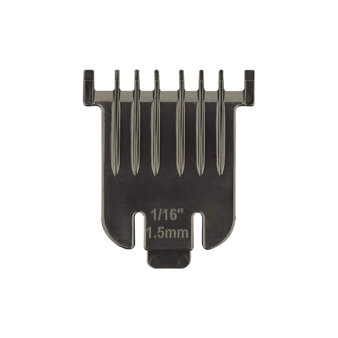 Un accesorio protector de cortapelos gris oscuro. Tiene dientes en la parte superior y texto que dice 1/16" y 1,5 mm. Es una toma de primer plano.