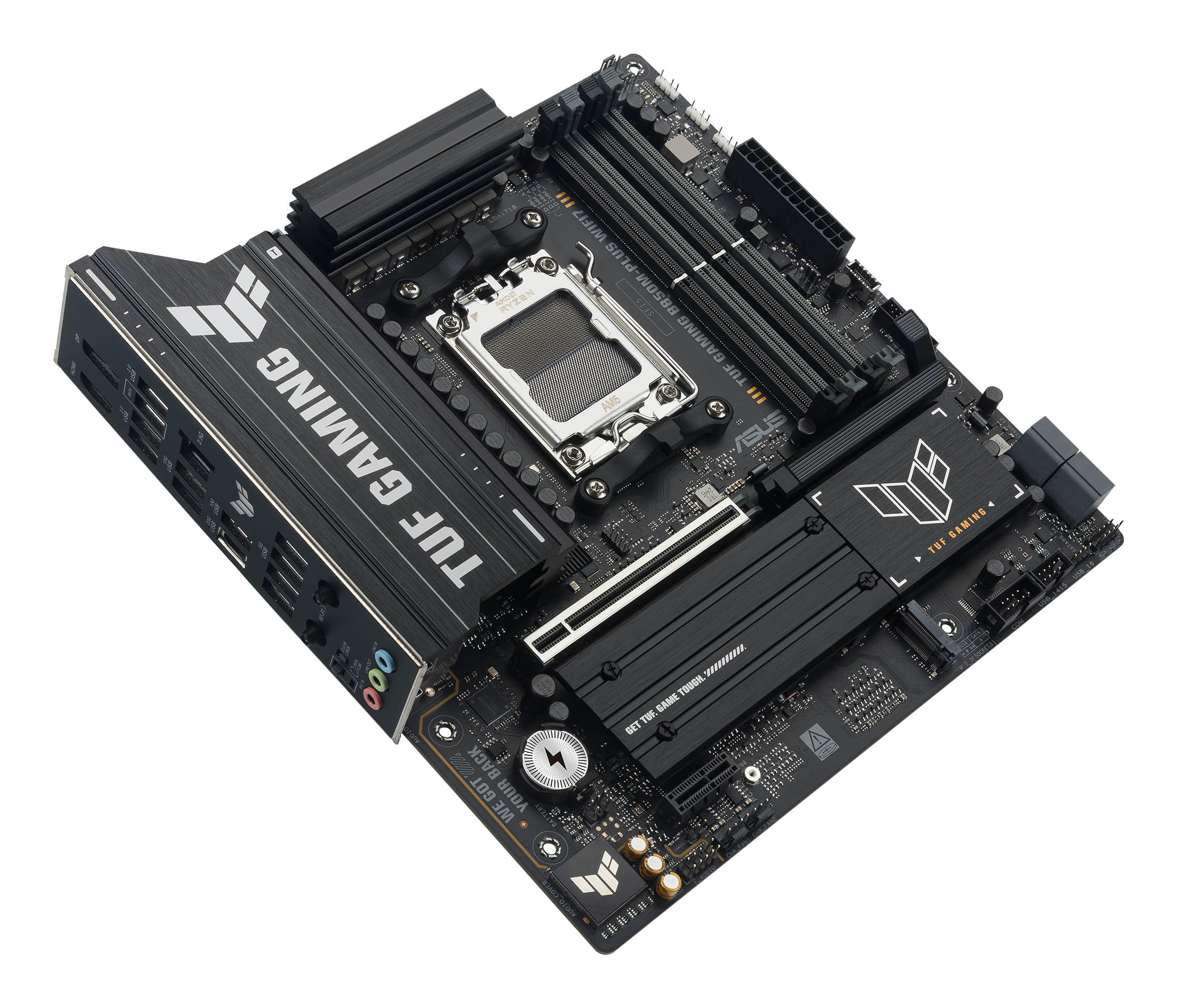 Una scheda madre TUF Gaming nera con vari componenti, tra cui un socket CPU, slot RAM e connettori, su sfondo bianco.